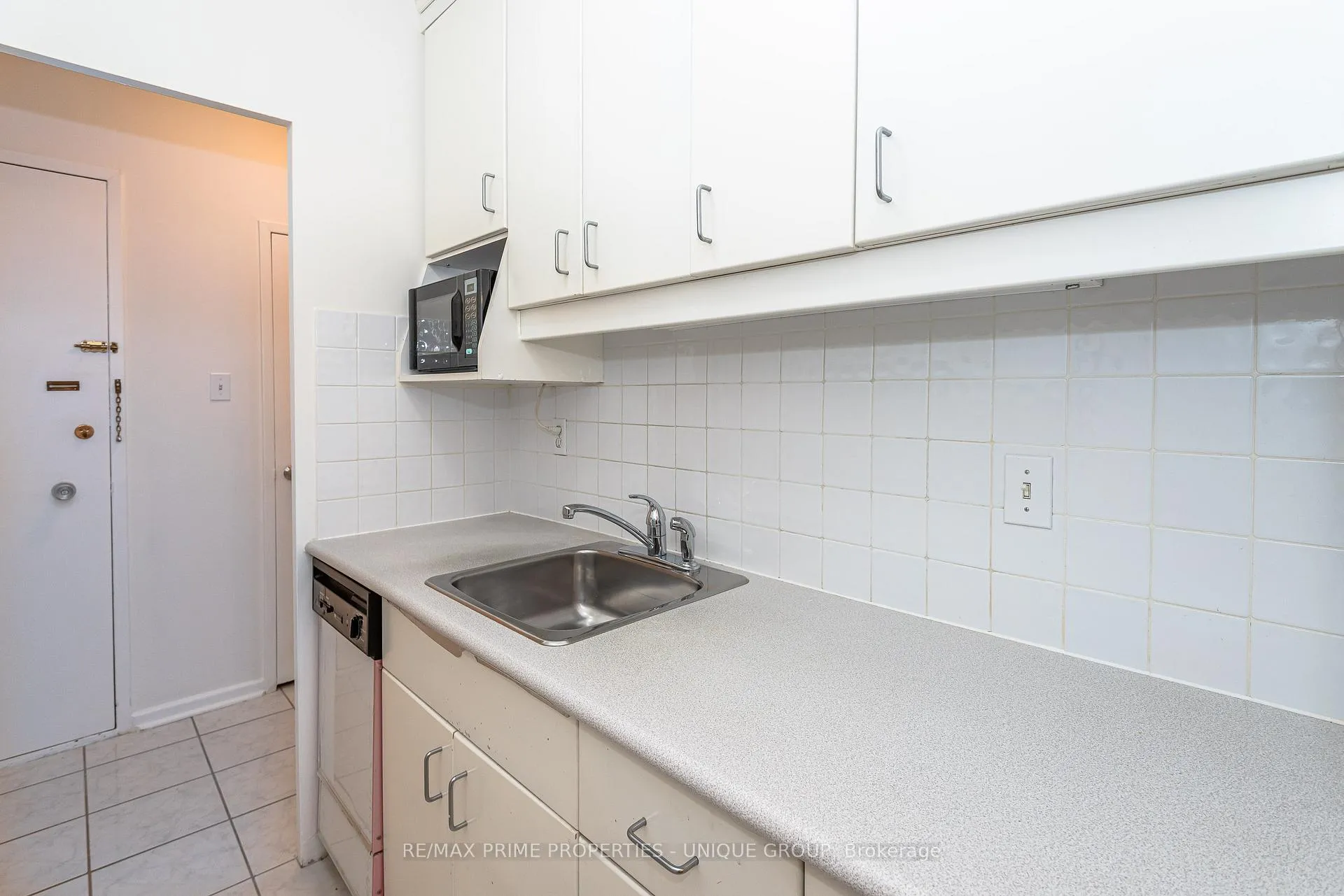 Photo 14 of Unit 303, 78 Warren Road, Toronto, Casa Loma — HOMEH