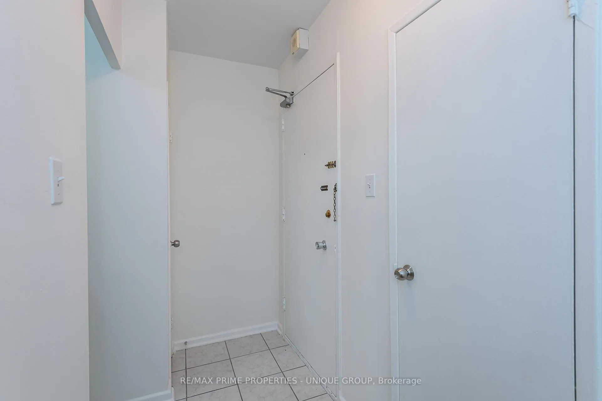 Photo 19 of Unit 303, 78 Warren Road, Toronto, Casa Loma — HOMEH