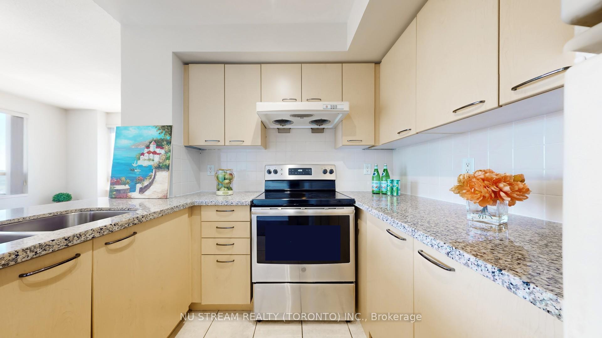 Photo 13 of Unit 1020, 62 Suncrest Boulevard, Markham, Commerce Valley — HOMEH