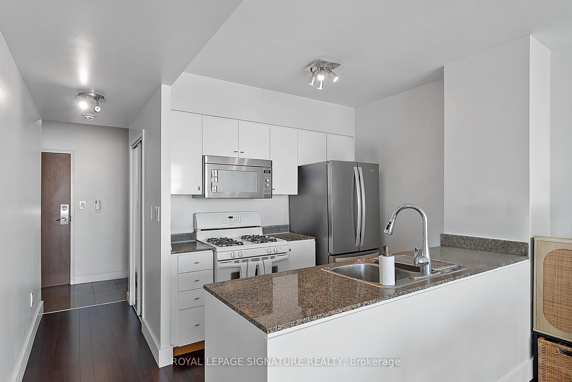 Photo 3 of Unit 4311, 35 Mariner Terrace, Toronto, Waterfront Communities — HOMEH