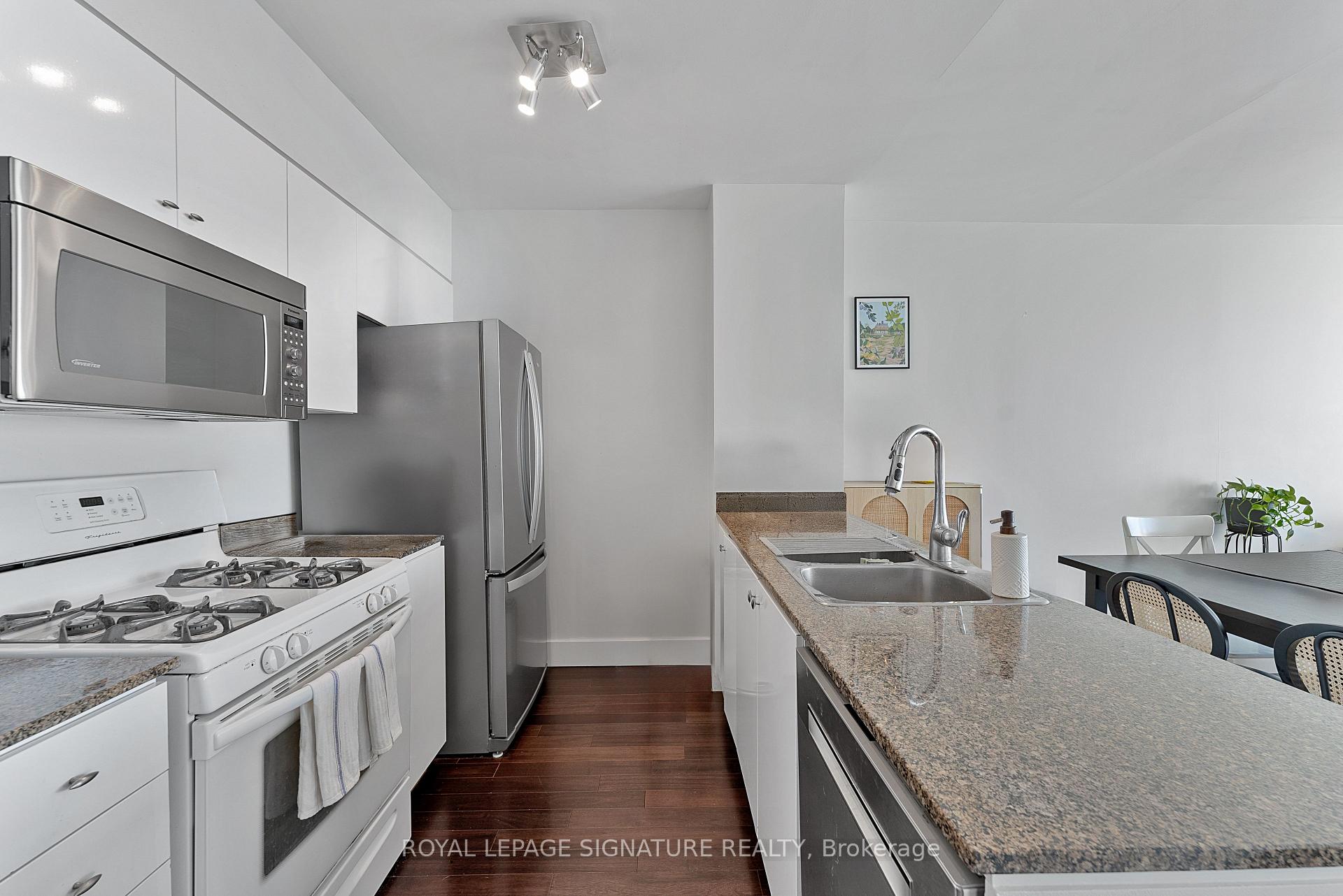 Photo 4 of Unit 4311, 35 Mariner Terrace, Toronto, Waterfront Communities — HOMEH