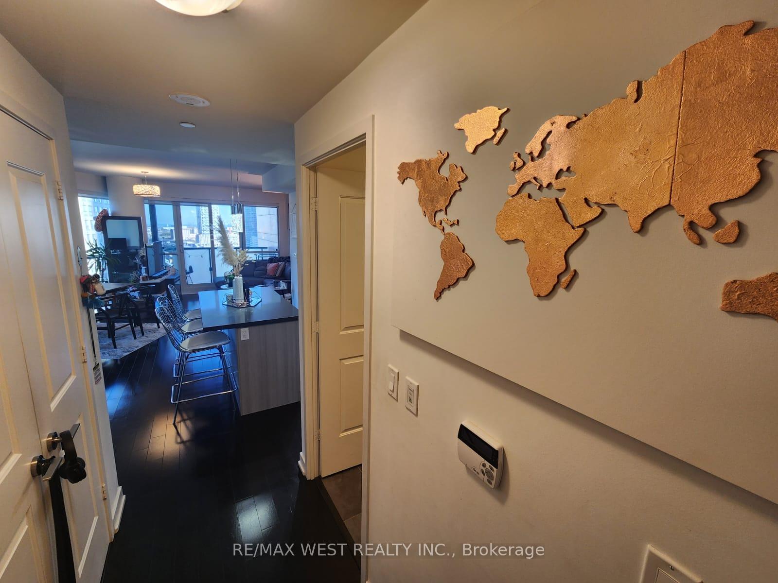Photo 4 of Unit 1906, 1 The Esplanade Avenue, Toronto, Church-Yonge Corridor — HOMEH