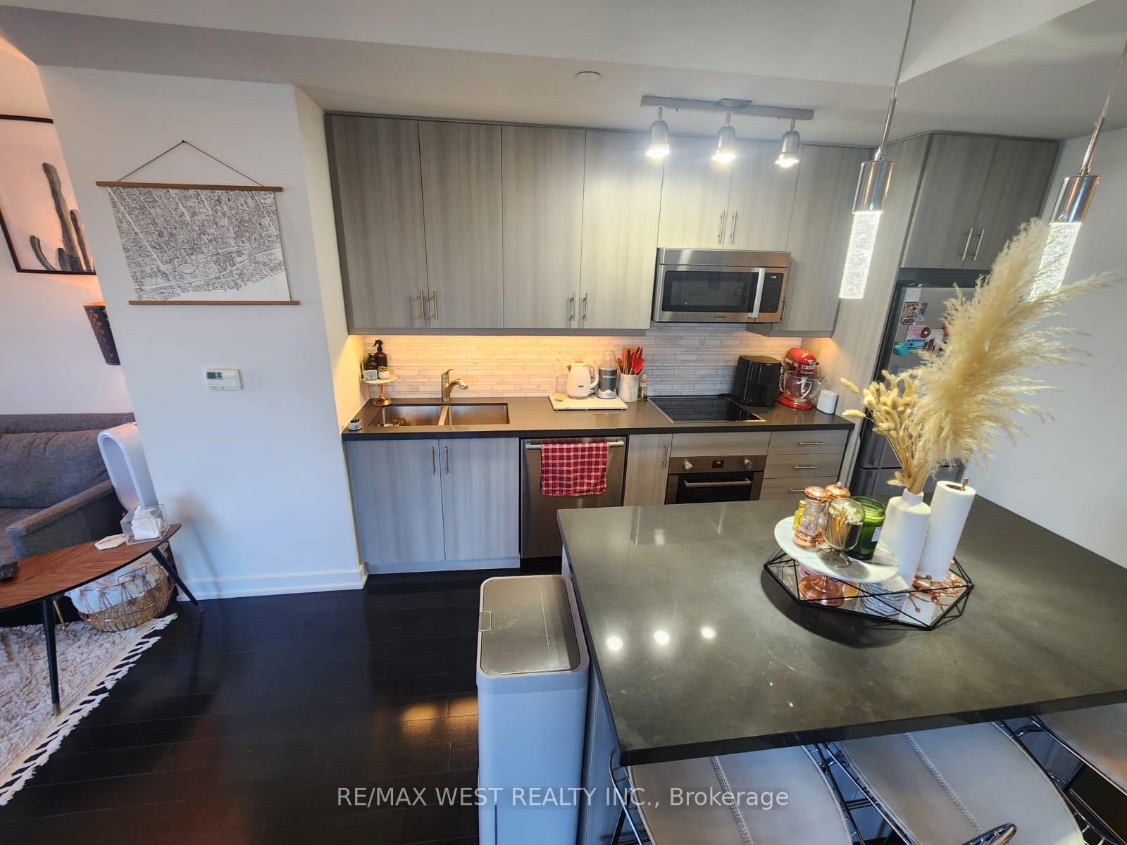 Photo 13 of Unit 1906, 1 The Esplanade Avenue, Toronto, Church-Yonge Corridor — HOMEH