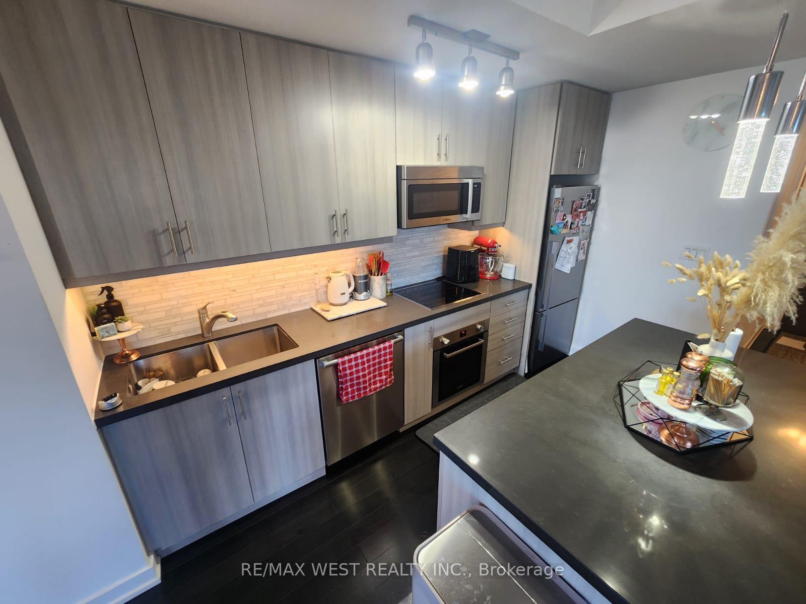 Photo 14 of Unit 1906, 1 The Esplanade Avenue, Toronto, Church-Yonge Corridor — HOMEH