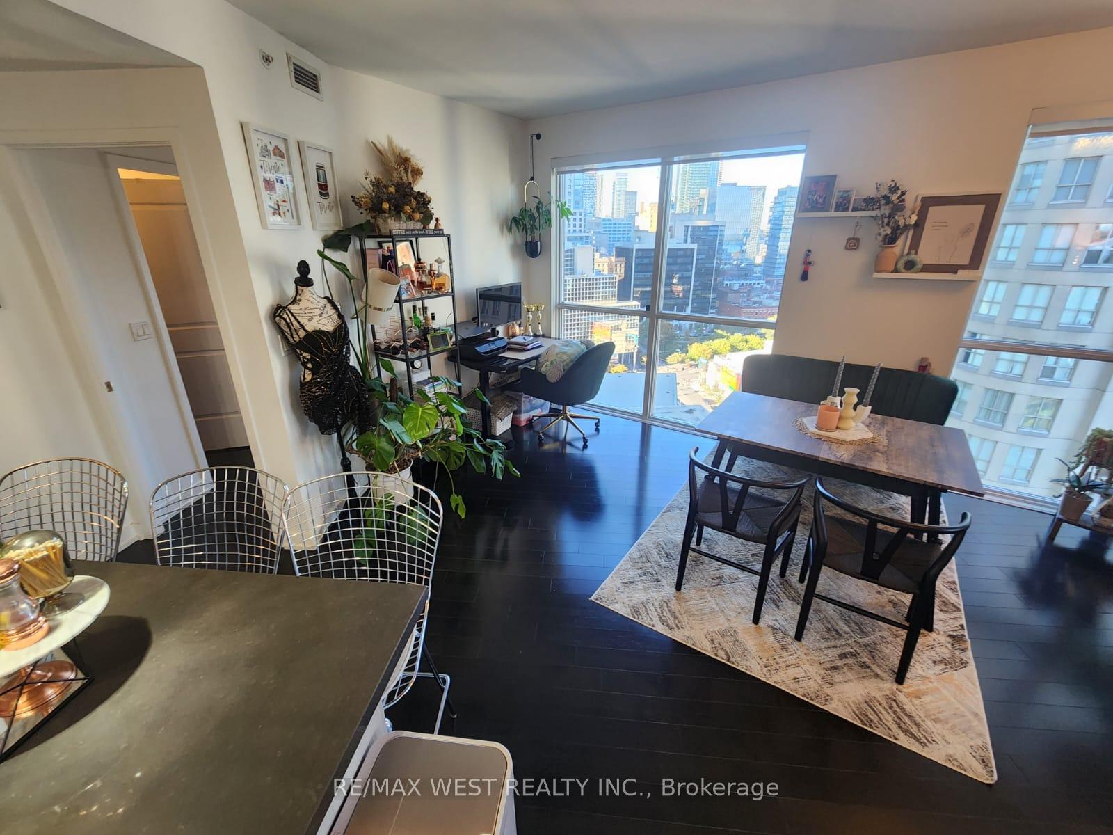 Photo 16 of Unit 1906, 1 The Esplanade Avenue, Toronto, Church-Yonge Corridor — HOMEH