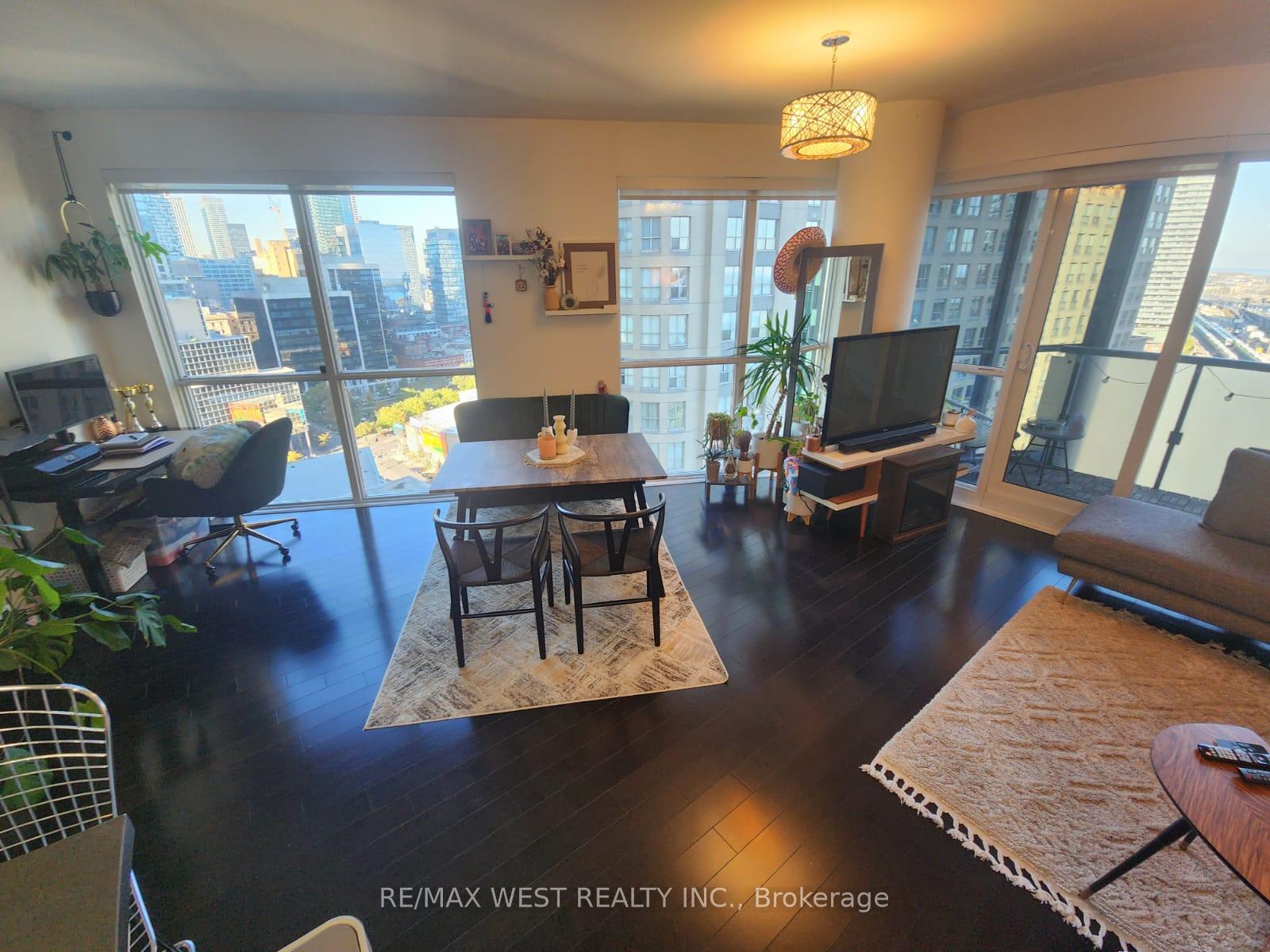 Photo 17 of Unit 1906, 1 The Esplanade Avenue, Toronto, Church-Yonge Corridor — HOMEH