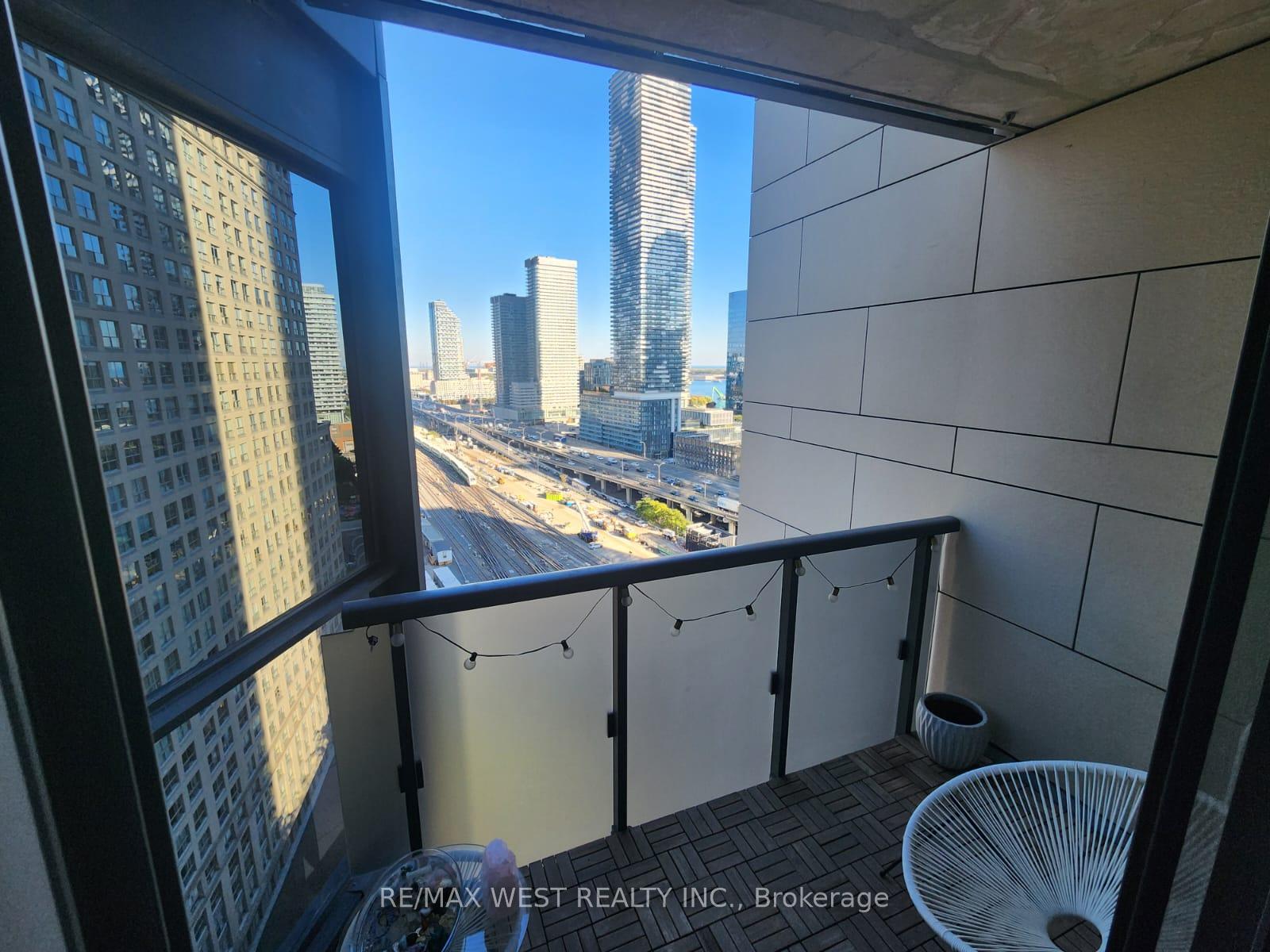 Photo 24 of Unit 1906, 1 The Esplanade Avenue, Toronto, Church-Yonge Corridor — HOMEH