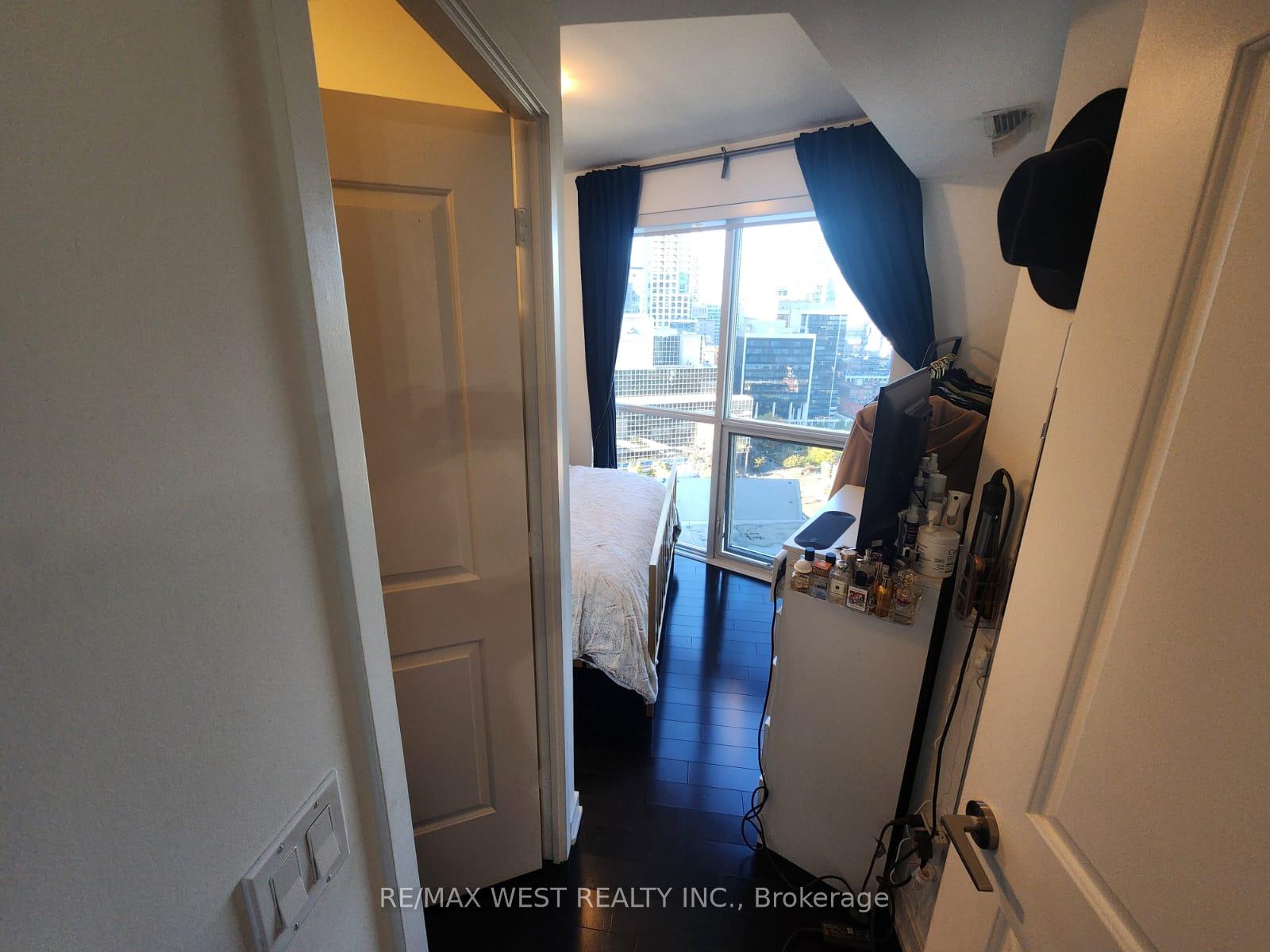 Photo 27 of Unit 1906, 1 The Esplanade Avenue, Toronto, Church-Yonge Corridor — HOMEH