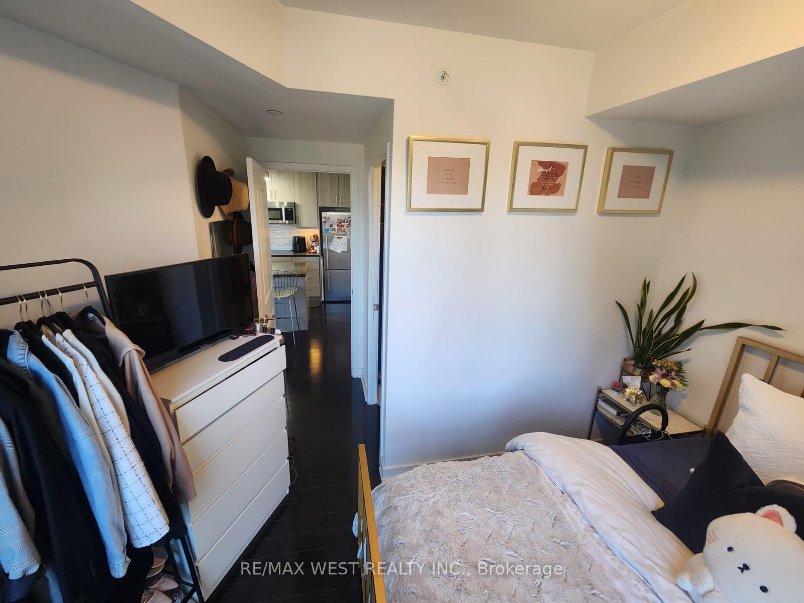 Photo 31 of Unit 1906, 1 The Esplanade Avenue, Toronto, Church-Yonge Corridor — HOMEH