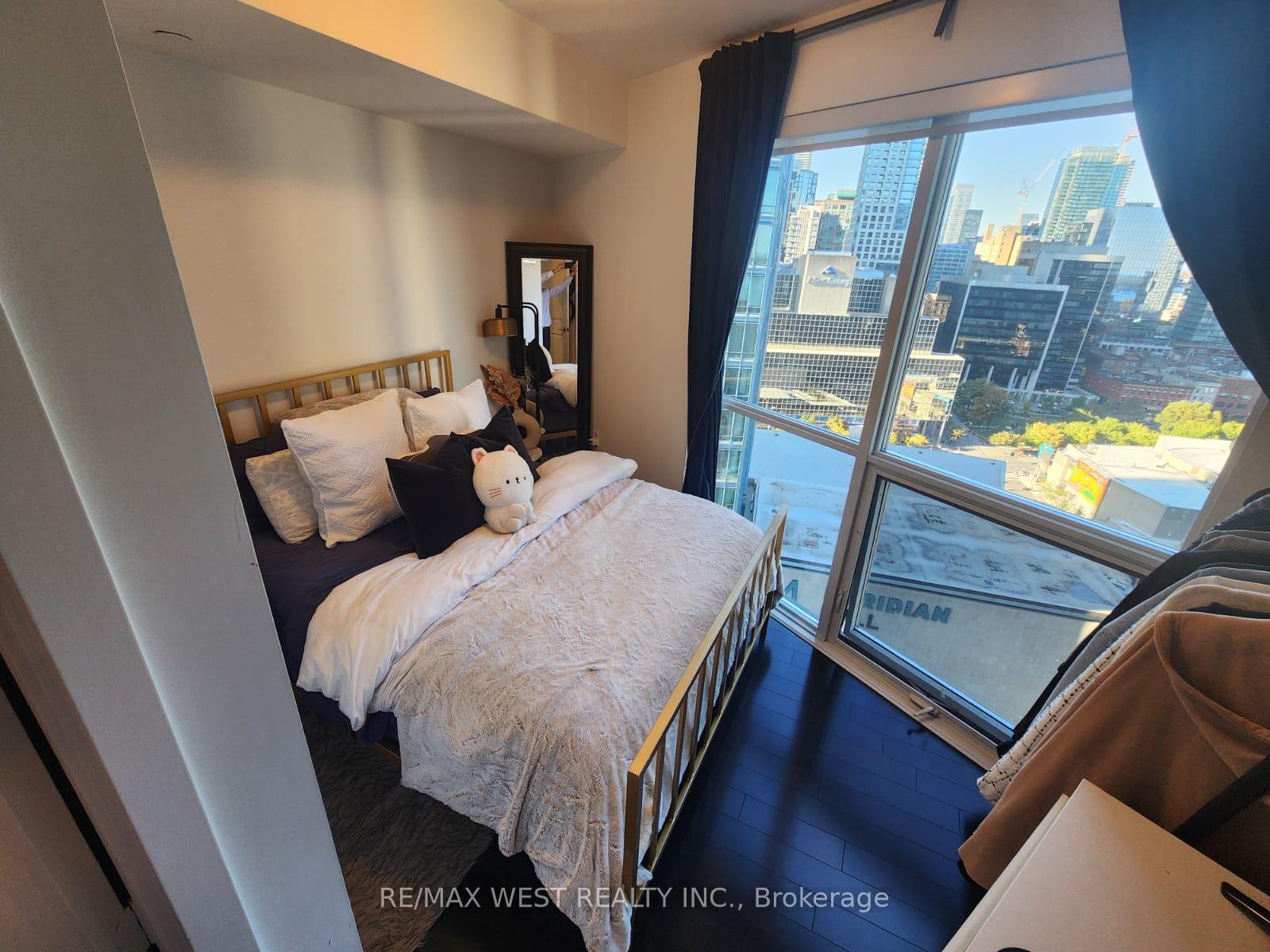 Photo 32 of Unit 1906, 1 The Esplanade Avenue, Toronto, Church-Yonge Corridor — HOMEH