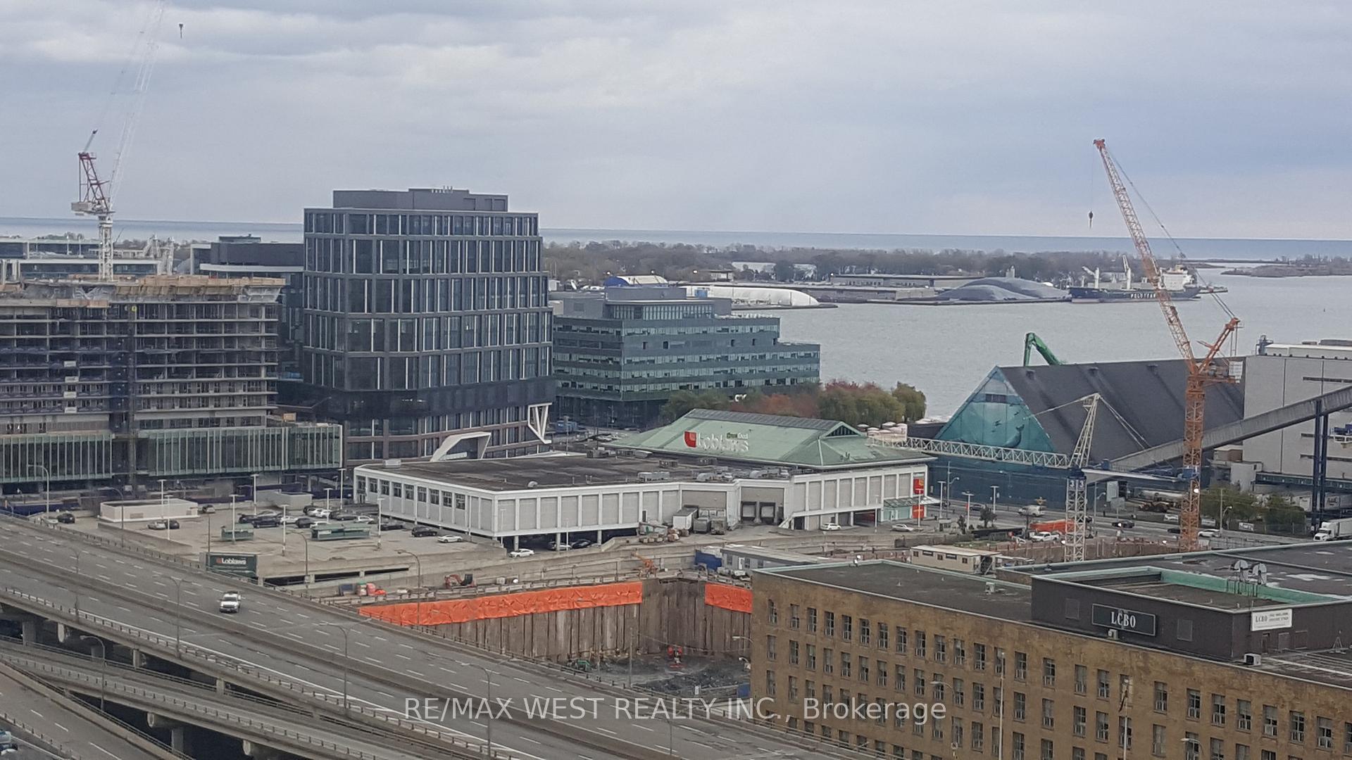 Photo 33 of Unit 1906, 1 The Esplanade Avenue, Toronto, Church-Yonge Corridor — HOMEH