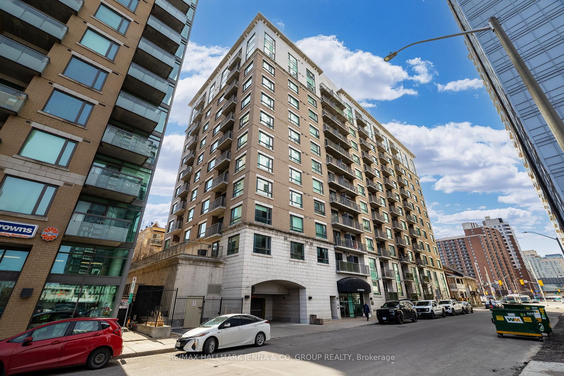 Front of Unit 1104, 200 Besserer Street