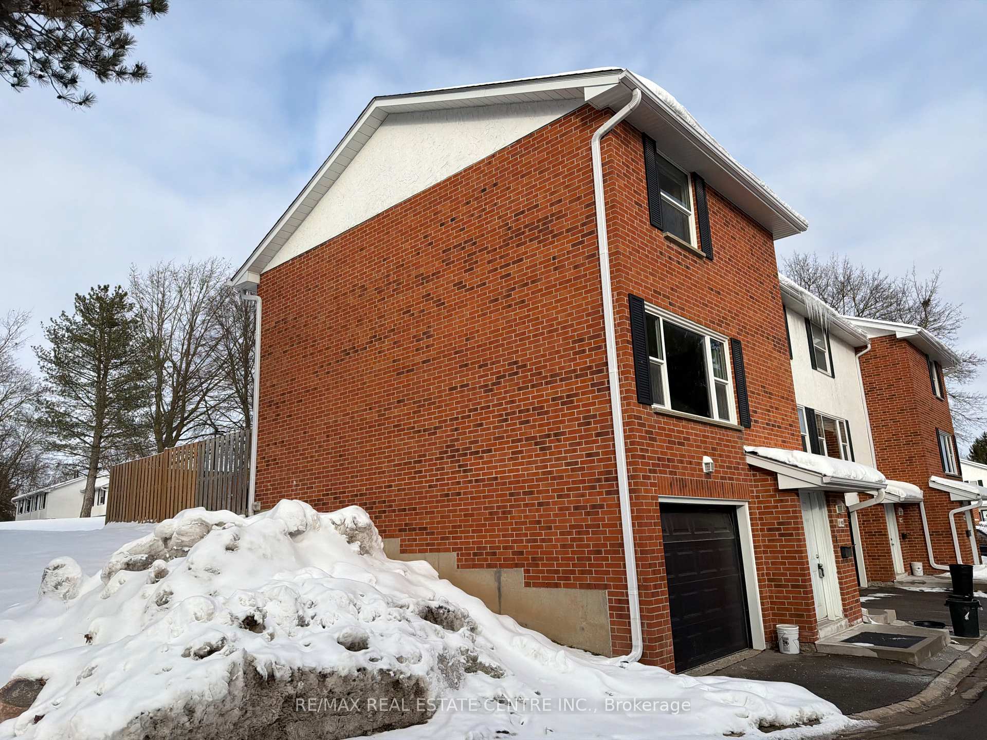 Photo 2 of Unit 1, 411 Keats Way, Waterloo, Beechwood West — HOMEH