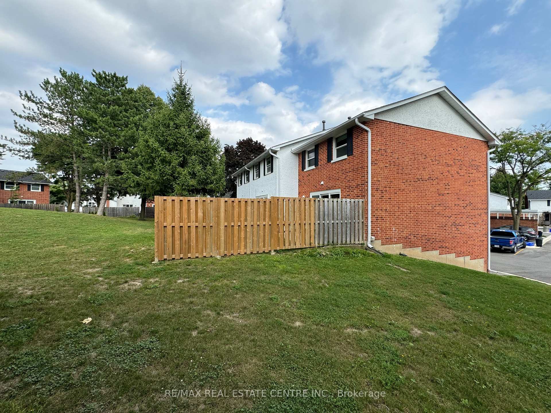 Photo 4 of Unit 1, 411 Keats Way, Waterloo, Beechwood West — HOMEH