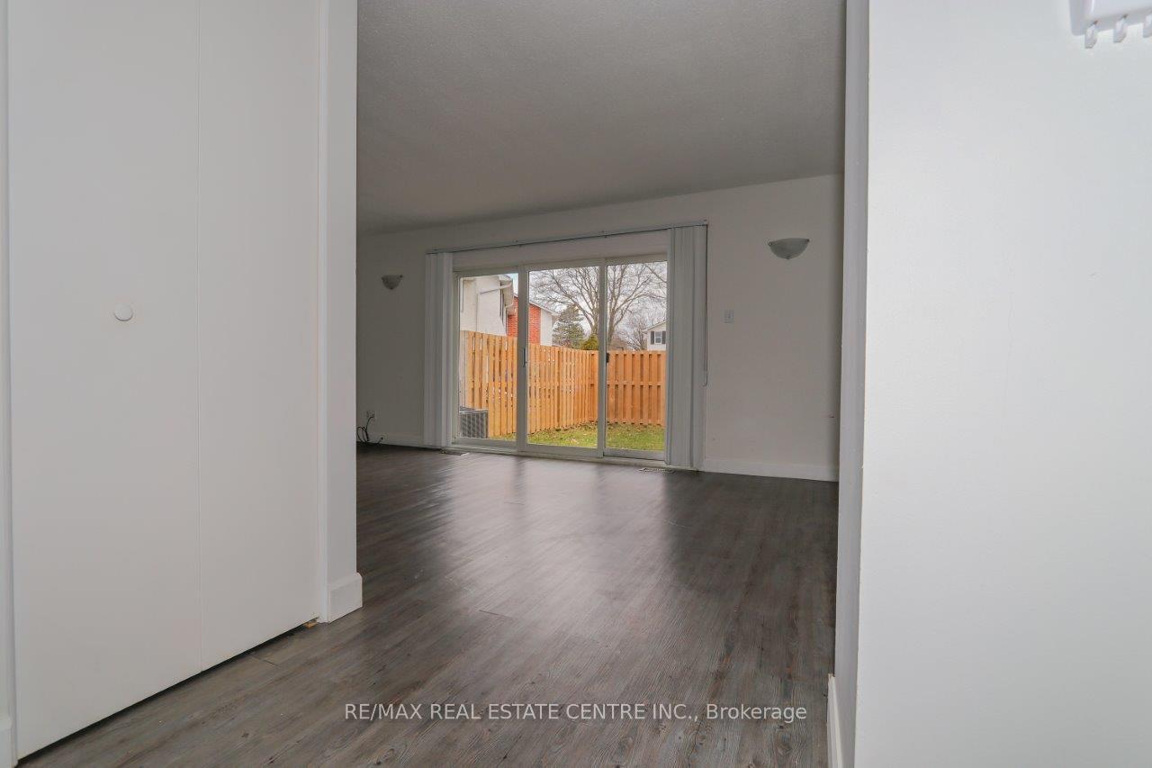 Photo 10 of Unit 1, 411 Keats Way, Waterloo, Beechwood West — HOMEH