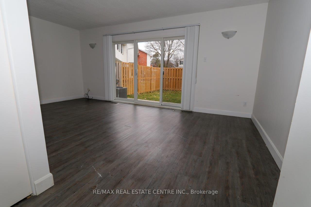 Photo 11 of Unit 1, 411 Keats Way, Waterloo, Beechwood West — HOMEH