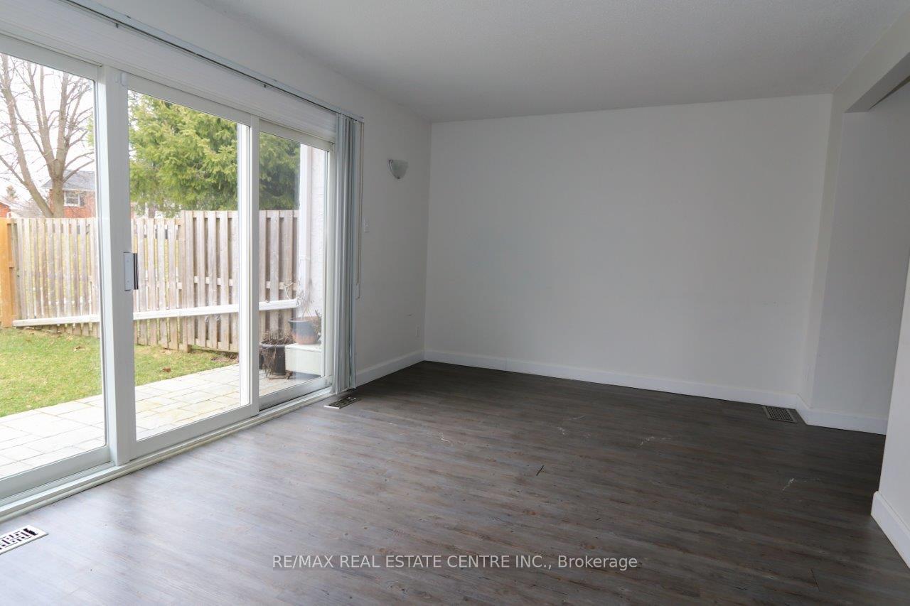 Photo 13 of Unit 1, 411 Keats Way, Waterloo, Beechwood West — HOMEH
