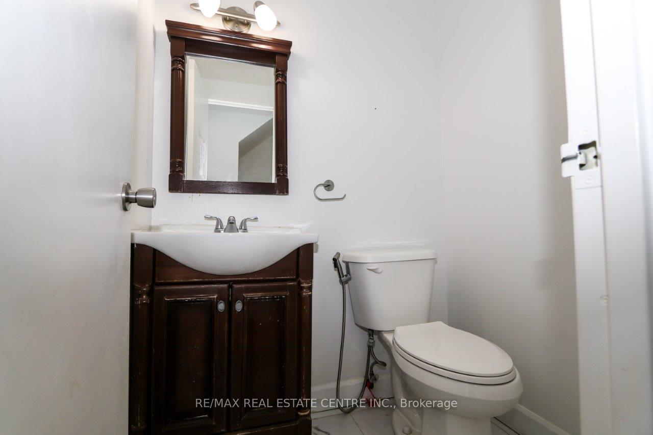 Photo 21 of Unit 1, 411 Keats Way, Waterloo, Beechwood West — HOMEH