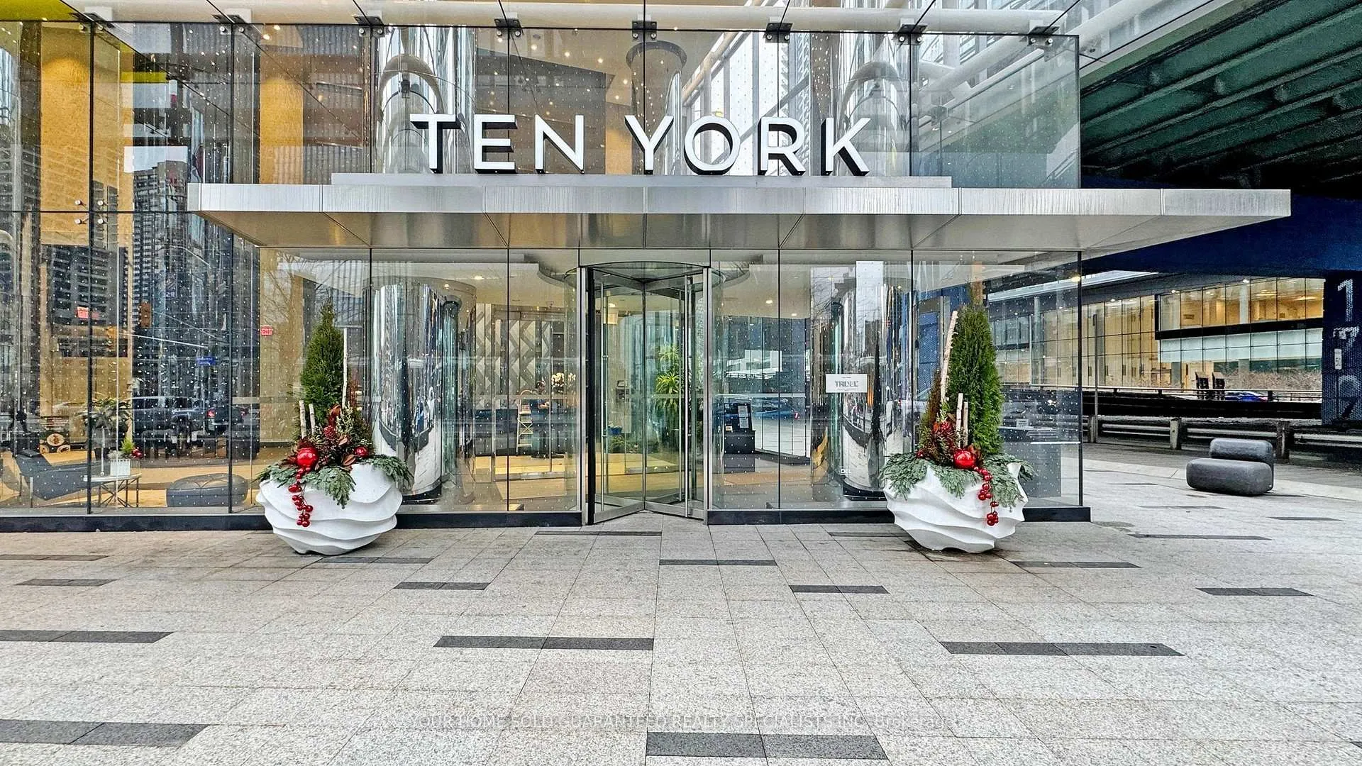 Photo 4 of Unit 4705, 10 York Street, Toronto, Waterfront Communities — HOMEH