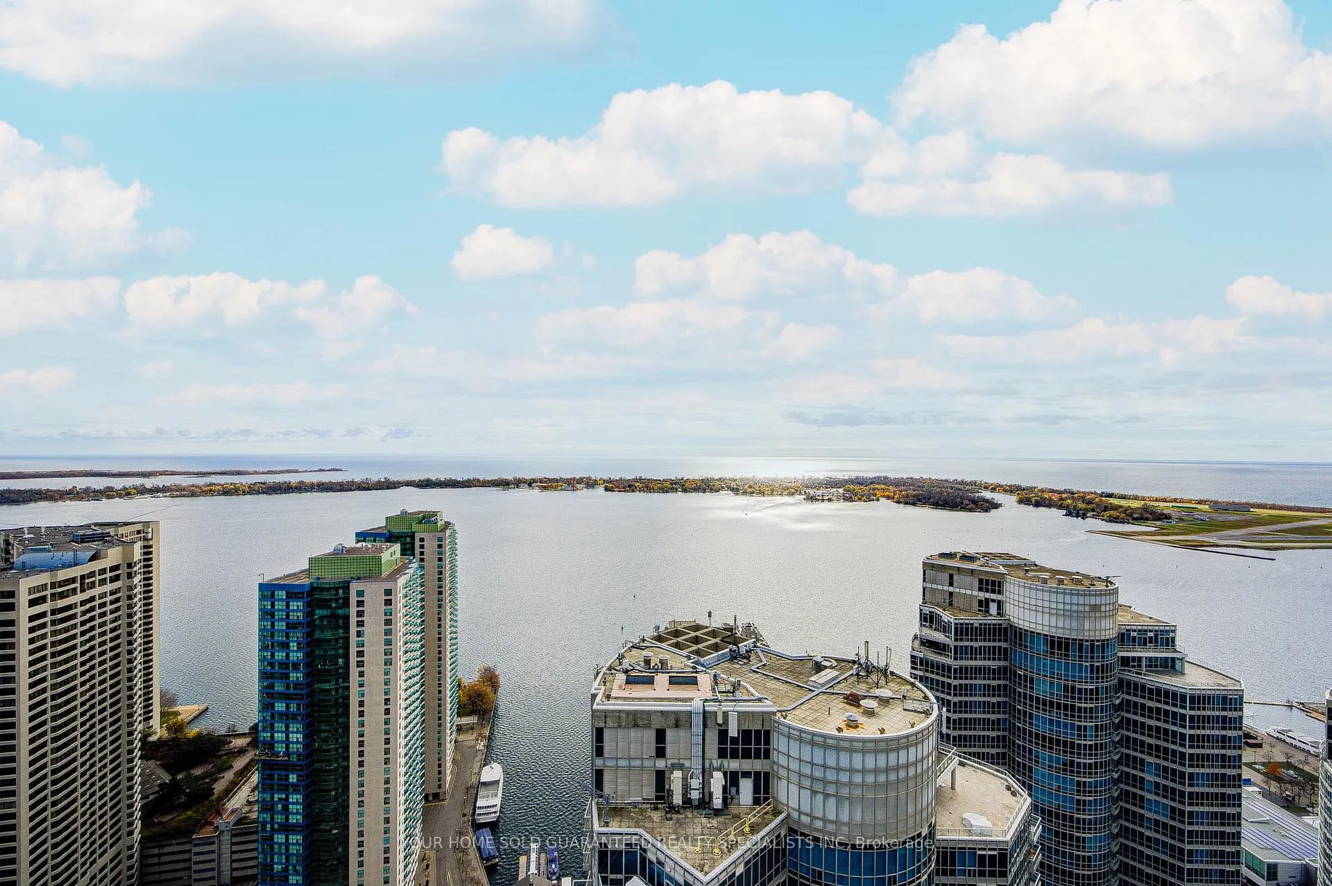 Photo 10 of Unit 4705, 10 York Street, Toronto, Waterfront Communities — HOMEH