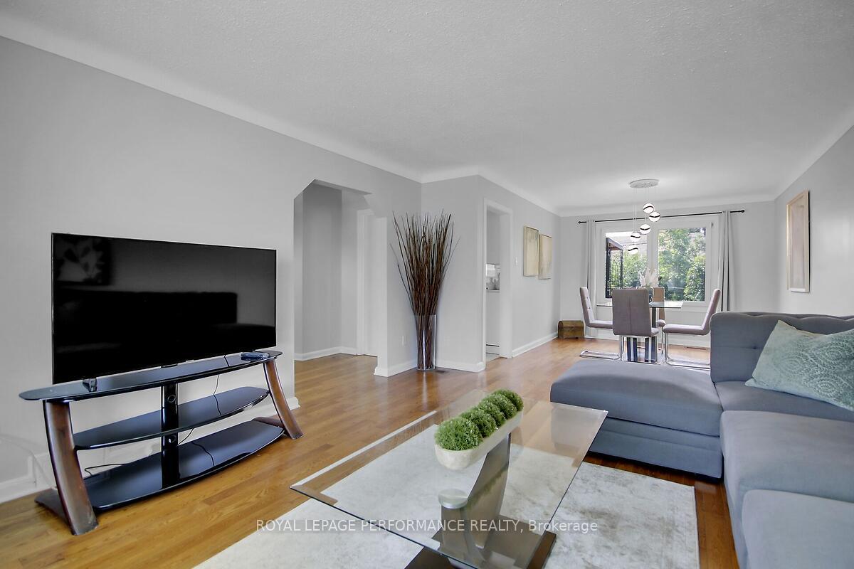 Photo 9 of 6 Twin Terrace, Ottawa, City View/Skyline/Fisher Heights/Parkwood Hills — HOMEH