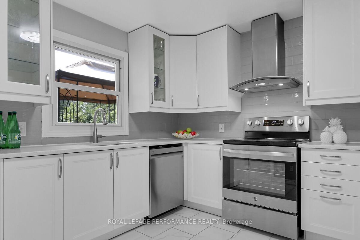 Photo 14 of 6 Twin Terrace, Ottawa, City View/Skyline/Fisher Heights/Parkwood Hills — HOMEH