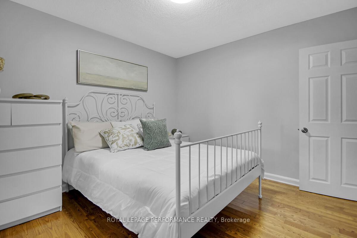 Photo 18 of 6 Twin Terrace, Ottawa, City View/Skyline/Fisher Heights/Parkwood Hills — HOMEH