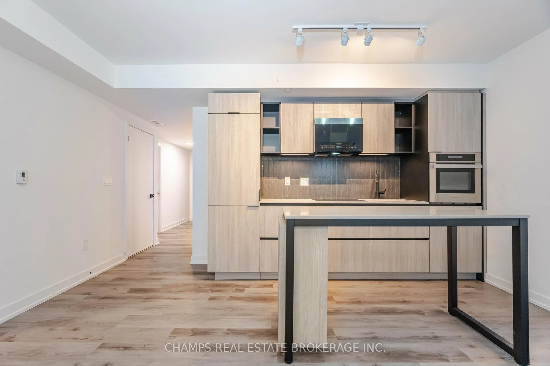 Photo 6 of 2 Augusta Avenue, Toronto, Waterfront Communities — HOMEH