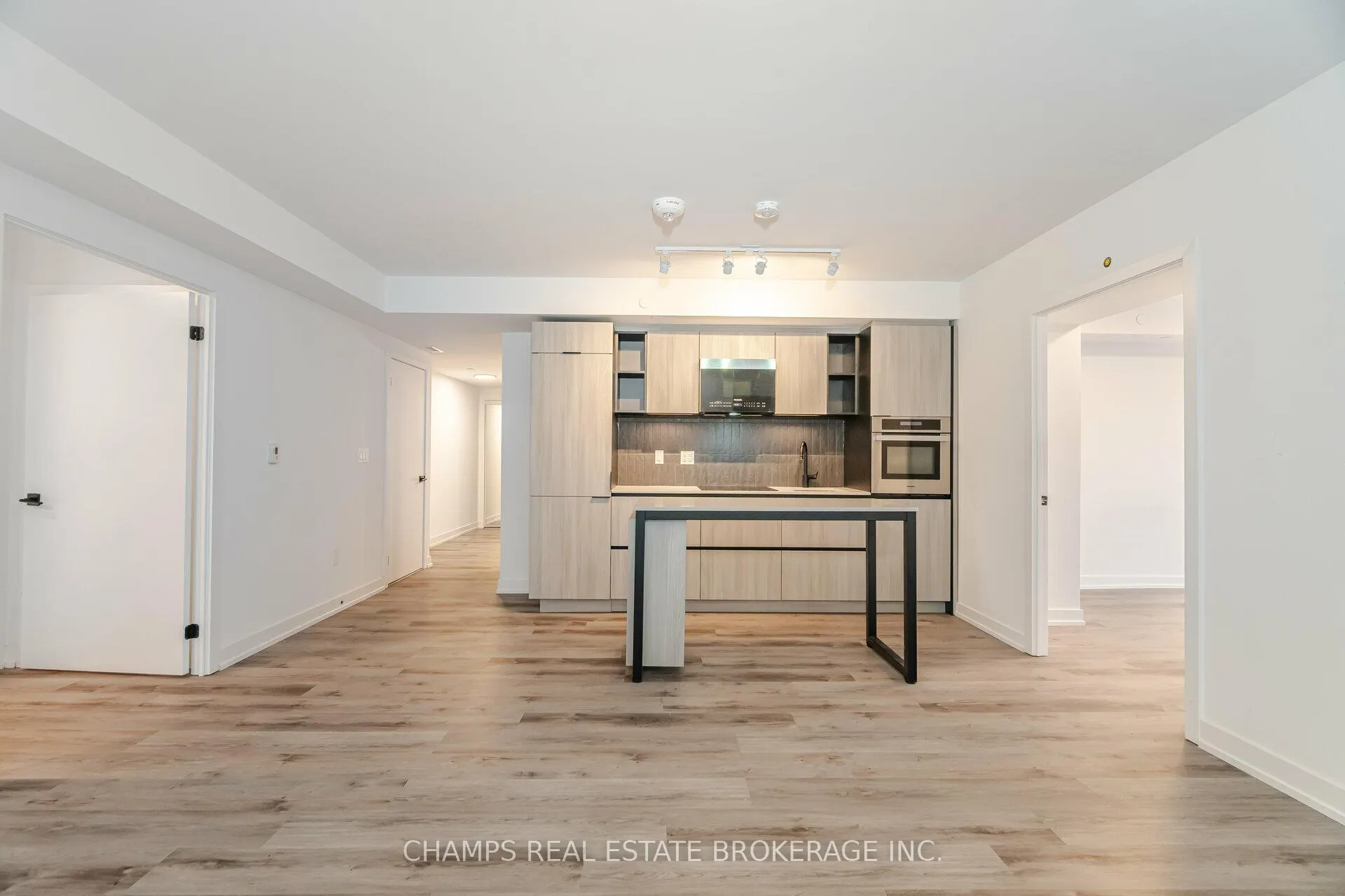 Photo 11 of 2 Augusta Avenue, Toronto, Waterfront Communities — HOMEH