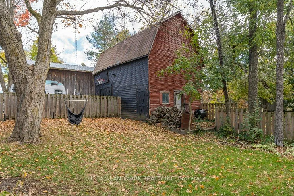 Photo 3 of 49 Prince Albert Street E, Centre Hastings — HOMEH