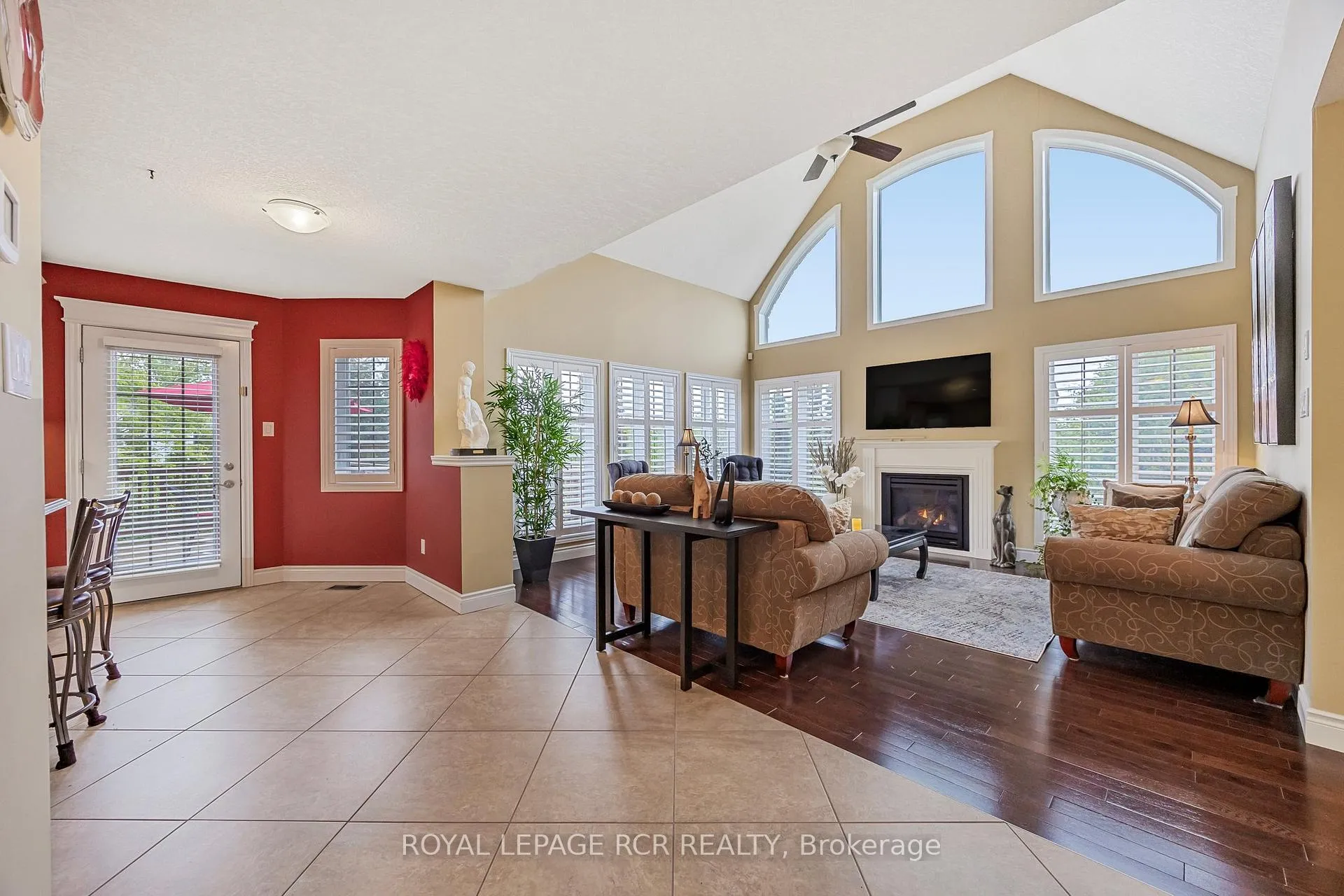 Photo 6 of Unit 4, 1 Reddington Drive, Caledon, Rural Caledon — HOMEH