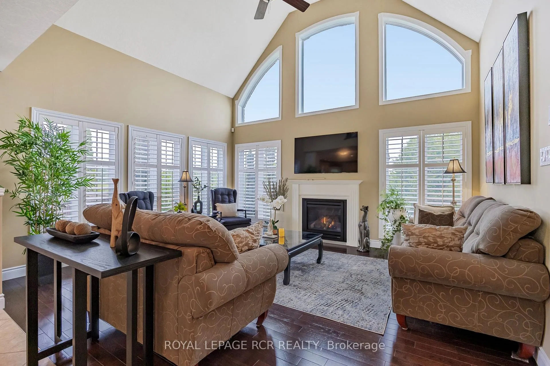 Photo 7 of Unit 4, 1 Reddington Drive, Caledon, Rural Caledon — HOMEH