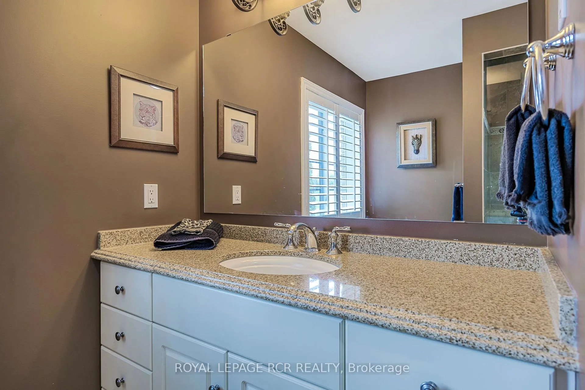 Photo 13 of Unit 4, 1 Reddington Drive, Caledon, Rural Caledon — HOMEH