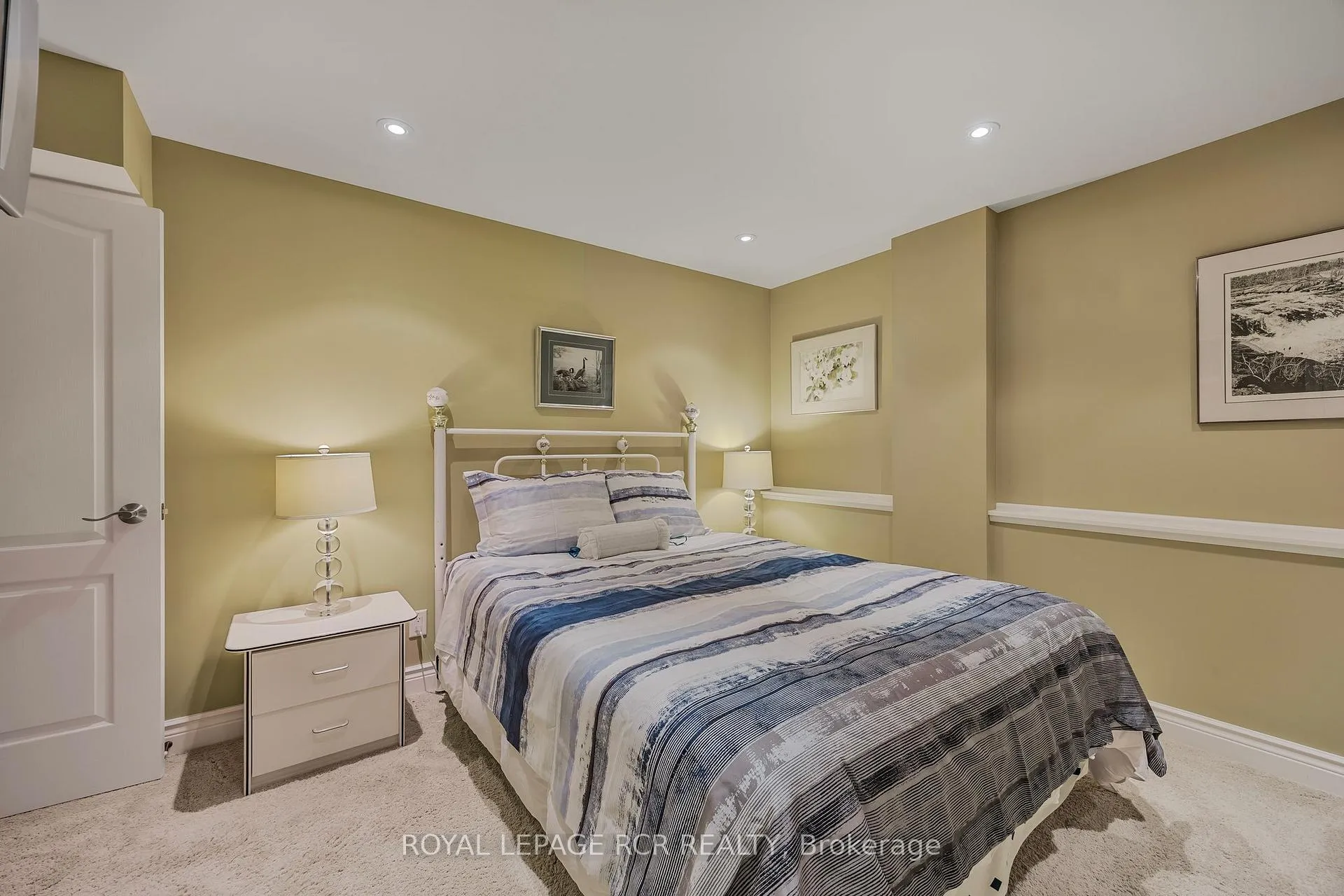 Photo 25 of Unit 4, 1 Reddington Drive, Caledon, Rural Caledon — HOMEH
