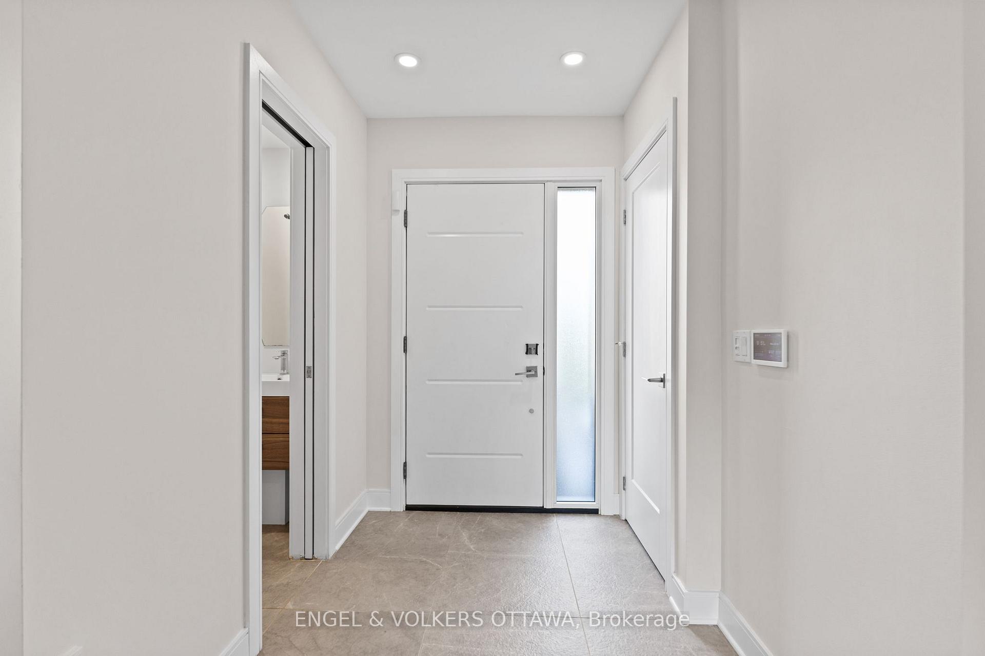 Photo 2 of 826 Quinlan Road, Ottawa, Elmvale Acres — HOMEH