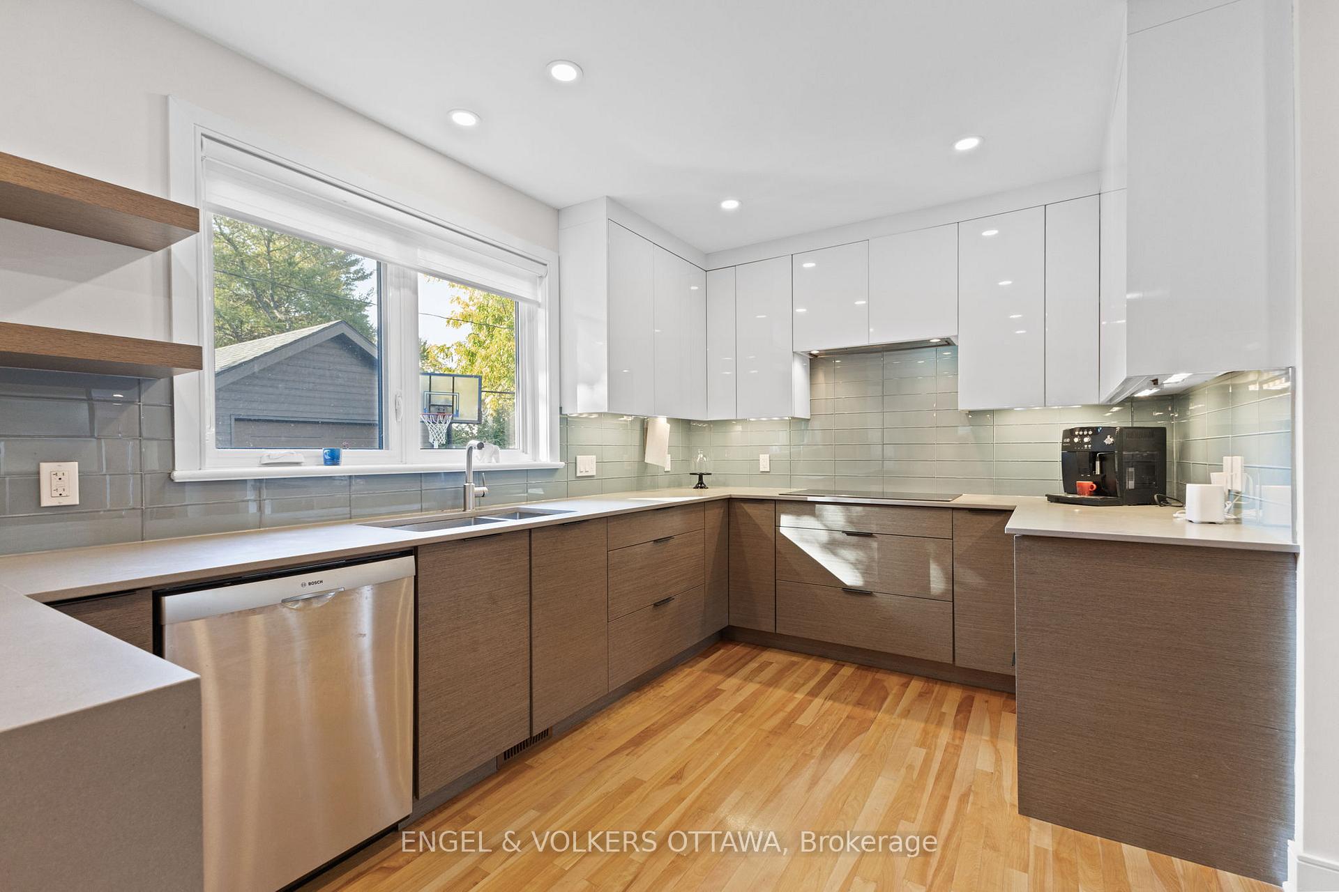 Photo 9 of 826 Quinlan Road, Ottawa, Elmvale Acres — HOMEH
