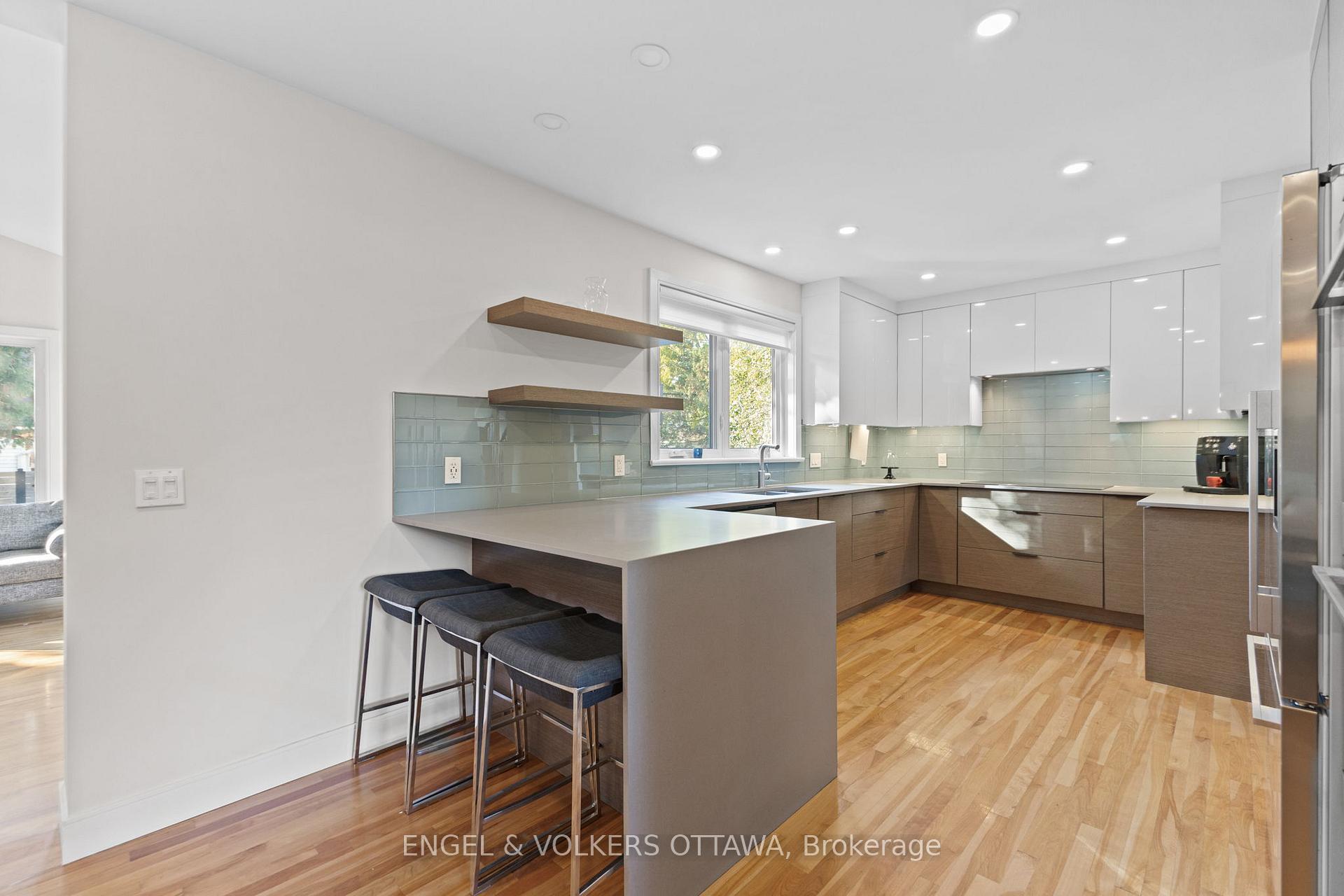 Photo 10 of 826 Quinlan Road, Ottawa, Elmvale Acres — HOMEH