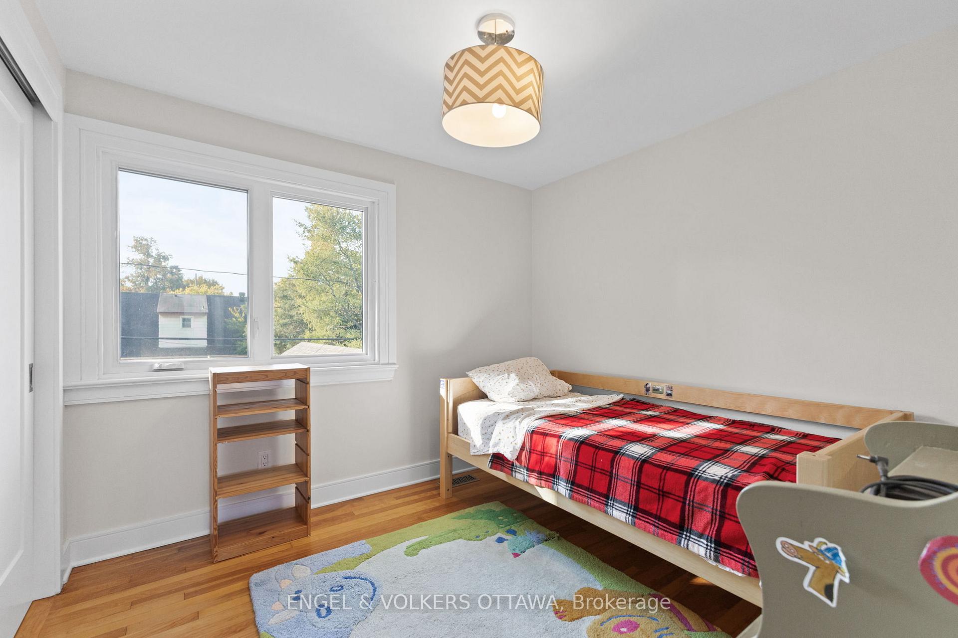 Photo 17 of 826 Quinlan Road, Ottawa, Elmvale Acres — HOMEH