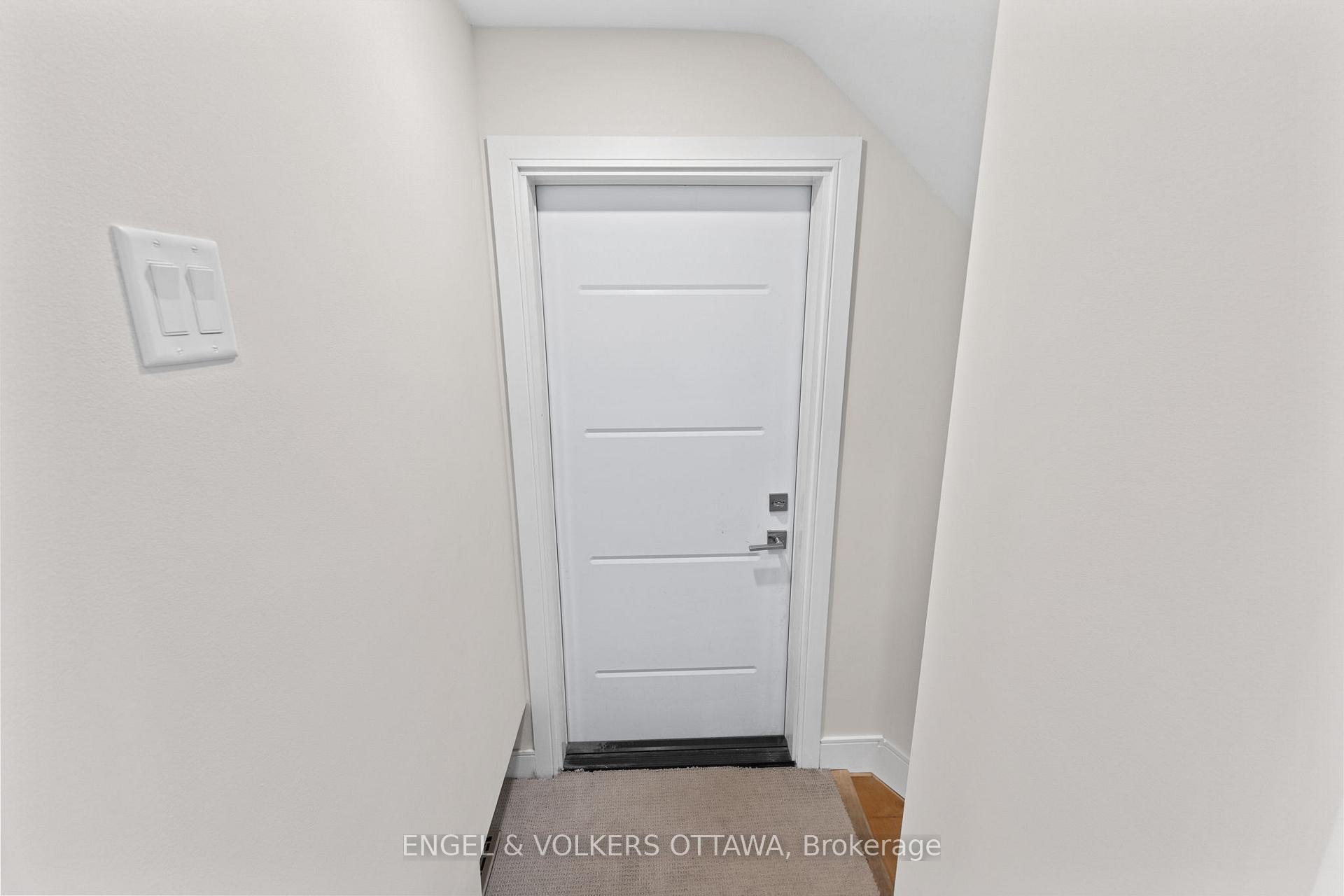 Photo 19 of 826 Quinlan Road, Ottawa, Elmvale Acres — HOMEH