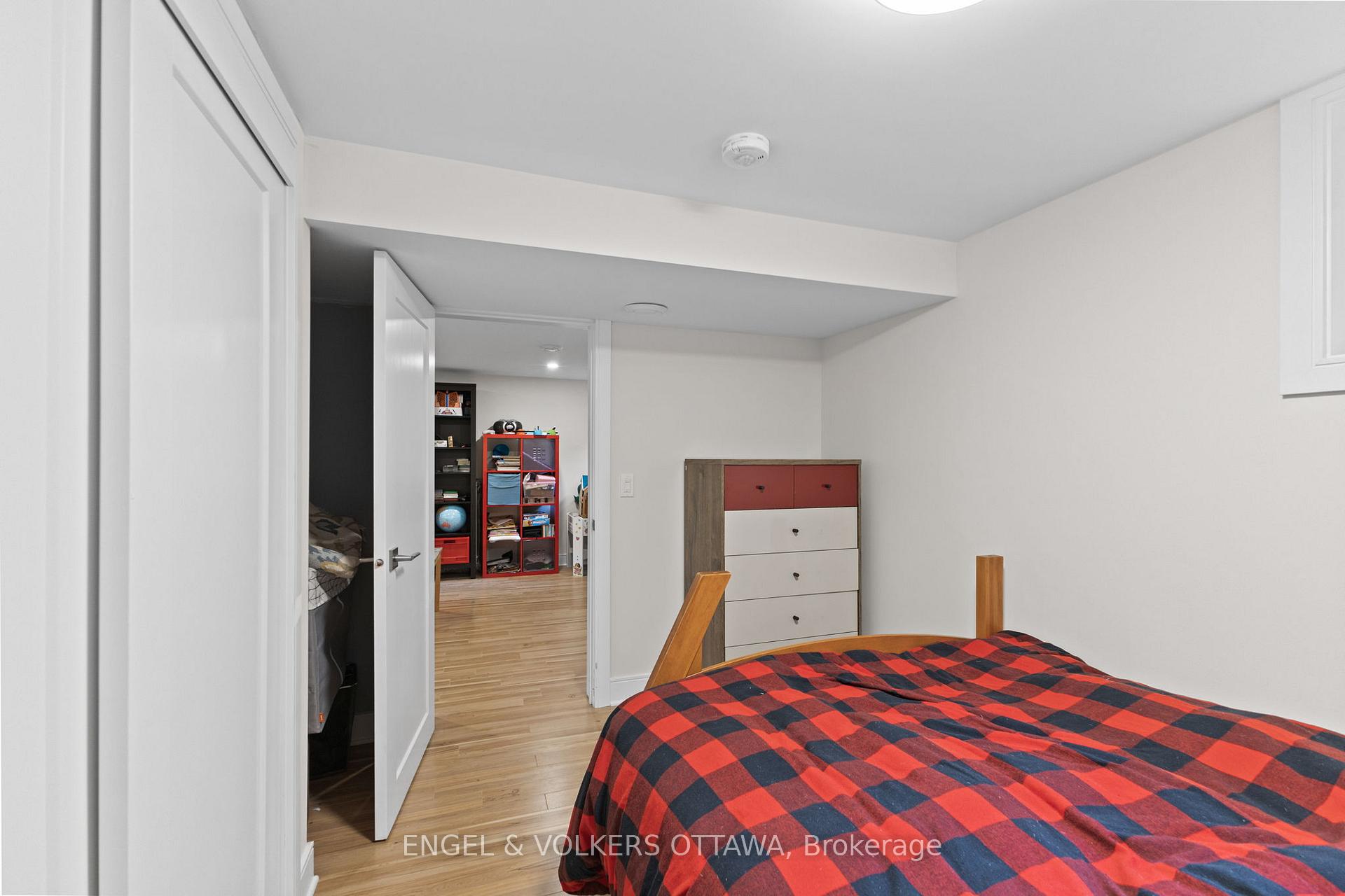 Photo 23 of 826 Quinlan Road, Ottawa, Elmvale Acres — HOMEH