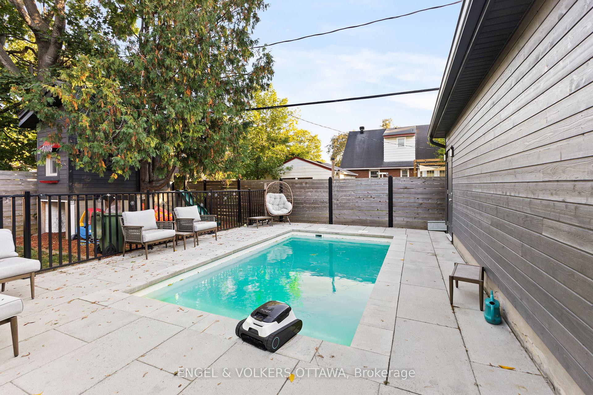Photo 28 of 826 Quinlan Road, Ottawa, Elmvale Acres — HOMEH
