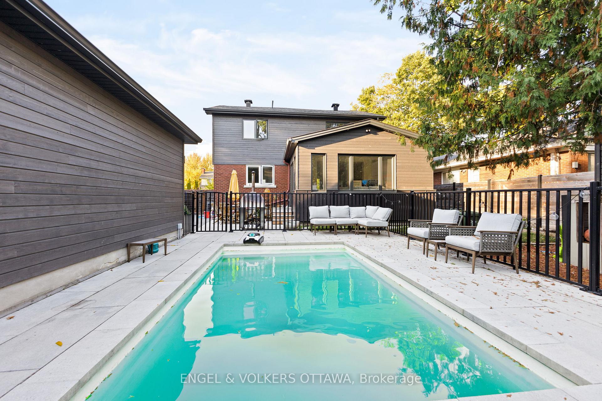 Photo 27 of 826 Quinlan Road, Ottawa, Elmvale Acres — HOMEH