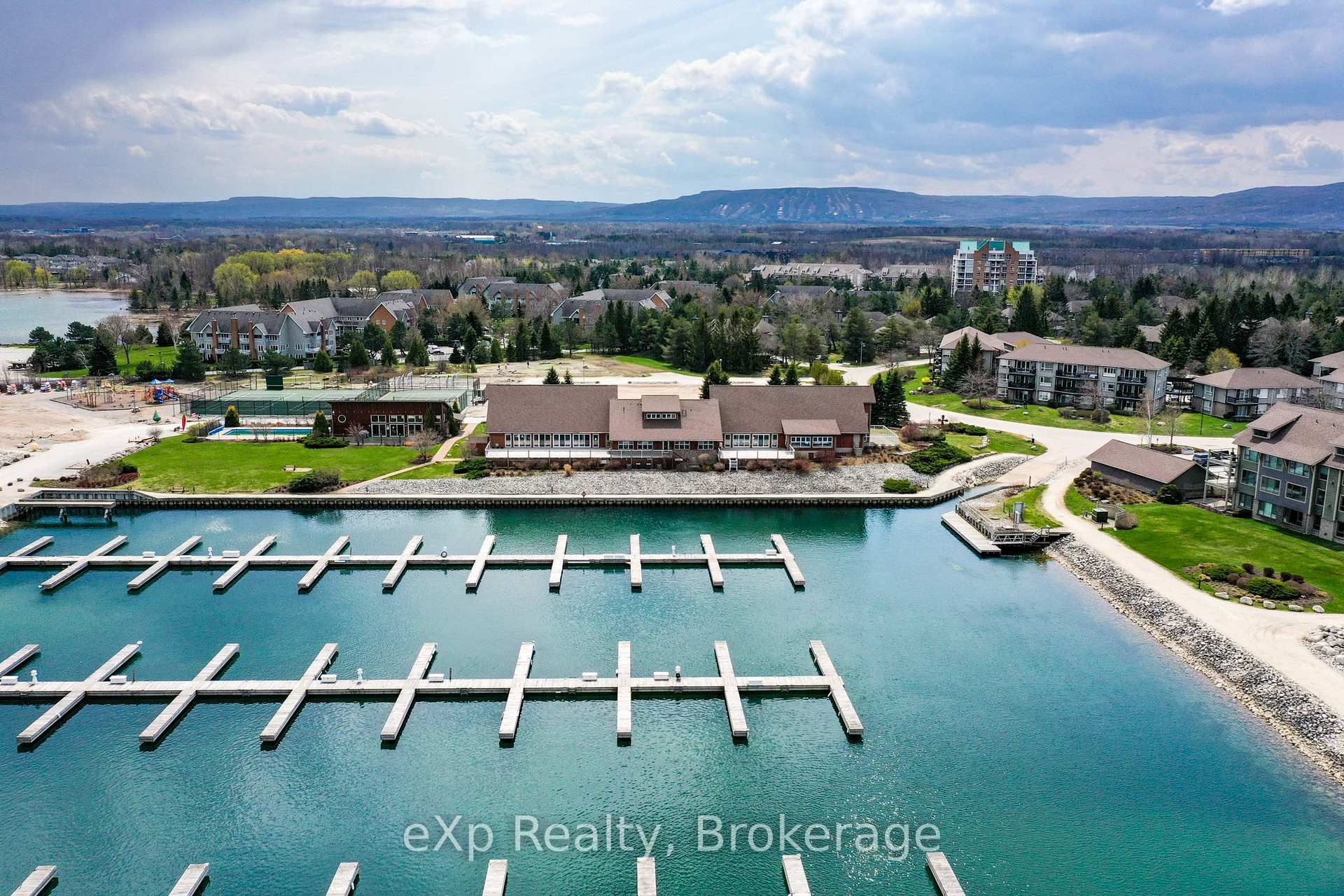 Photo 1 of 337 Mariners Way, Collingwood — HOMEH