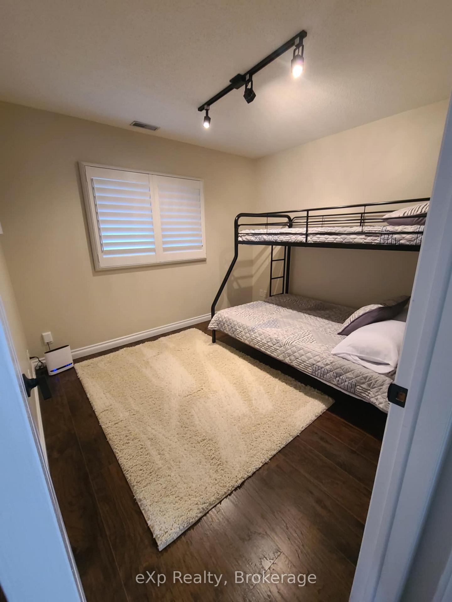 Photo 11 of 337 Mariners Way, Collingwood — HOMEH