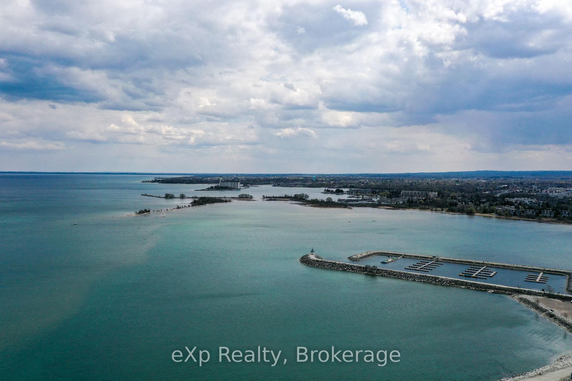 Photo 16 of 337 Mariners Way, Collingwood — HOMEH