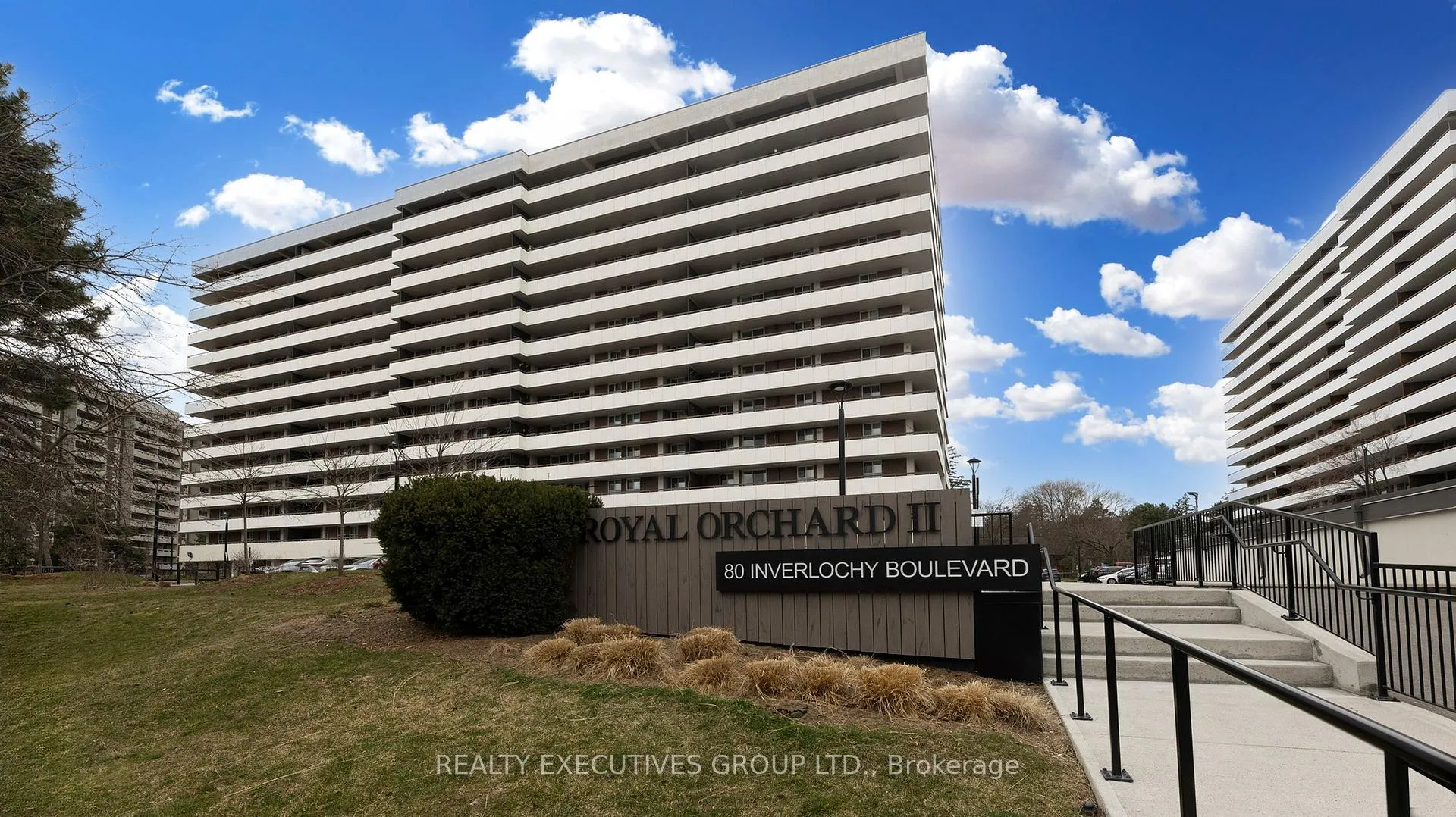 Front of Unit 701, 80 Inverlochy Boulevard