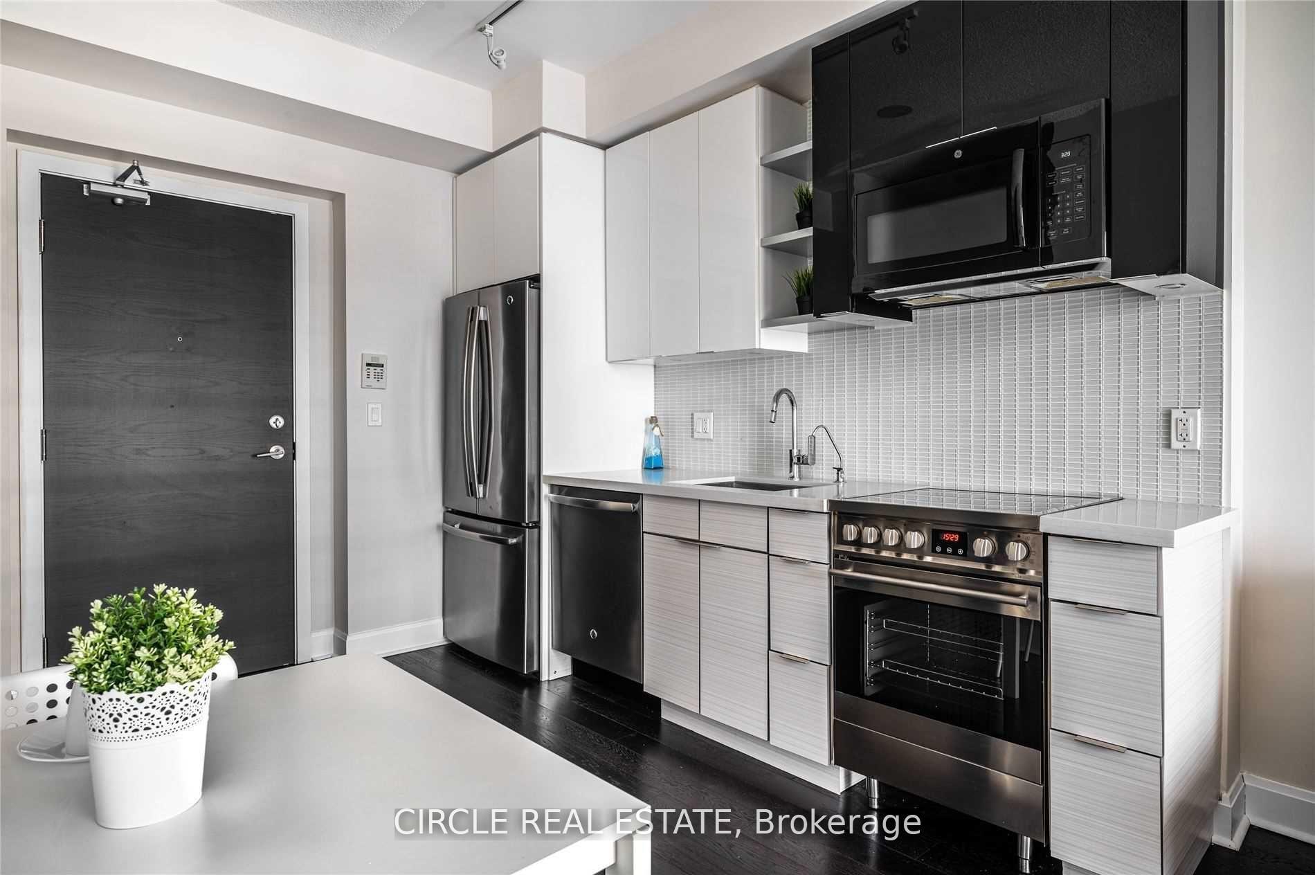 Photo 5 of Unit 1806, 33 Shore Breeze Drive, Etobicoke, Mimico — HOMEH