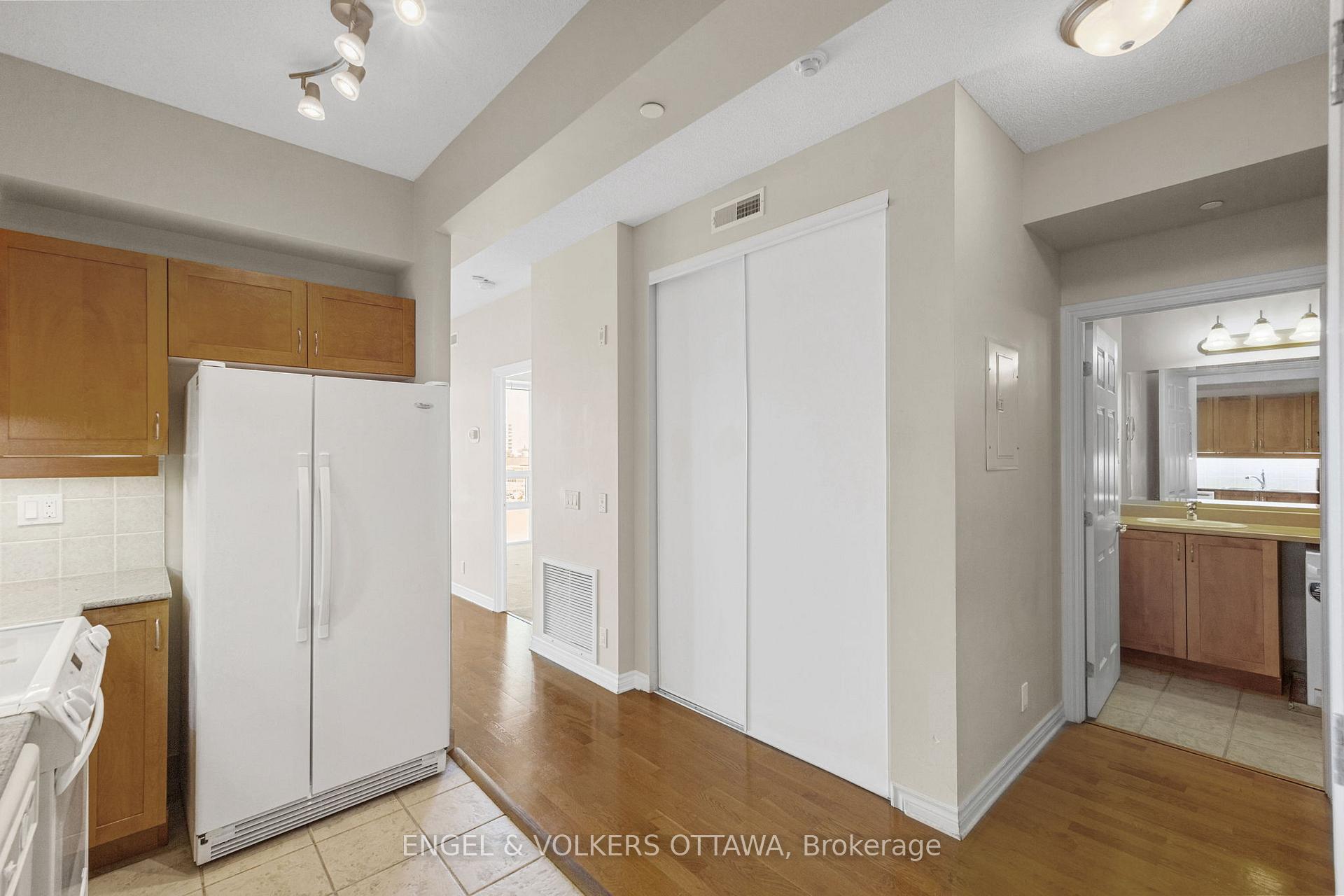 Photo 5 of Unit 611, 100 Isabella Street, Ottawa, Glebe — HOMEH