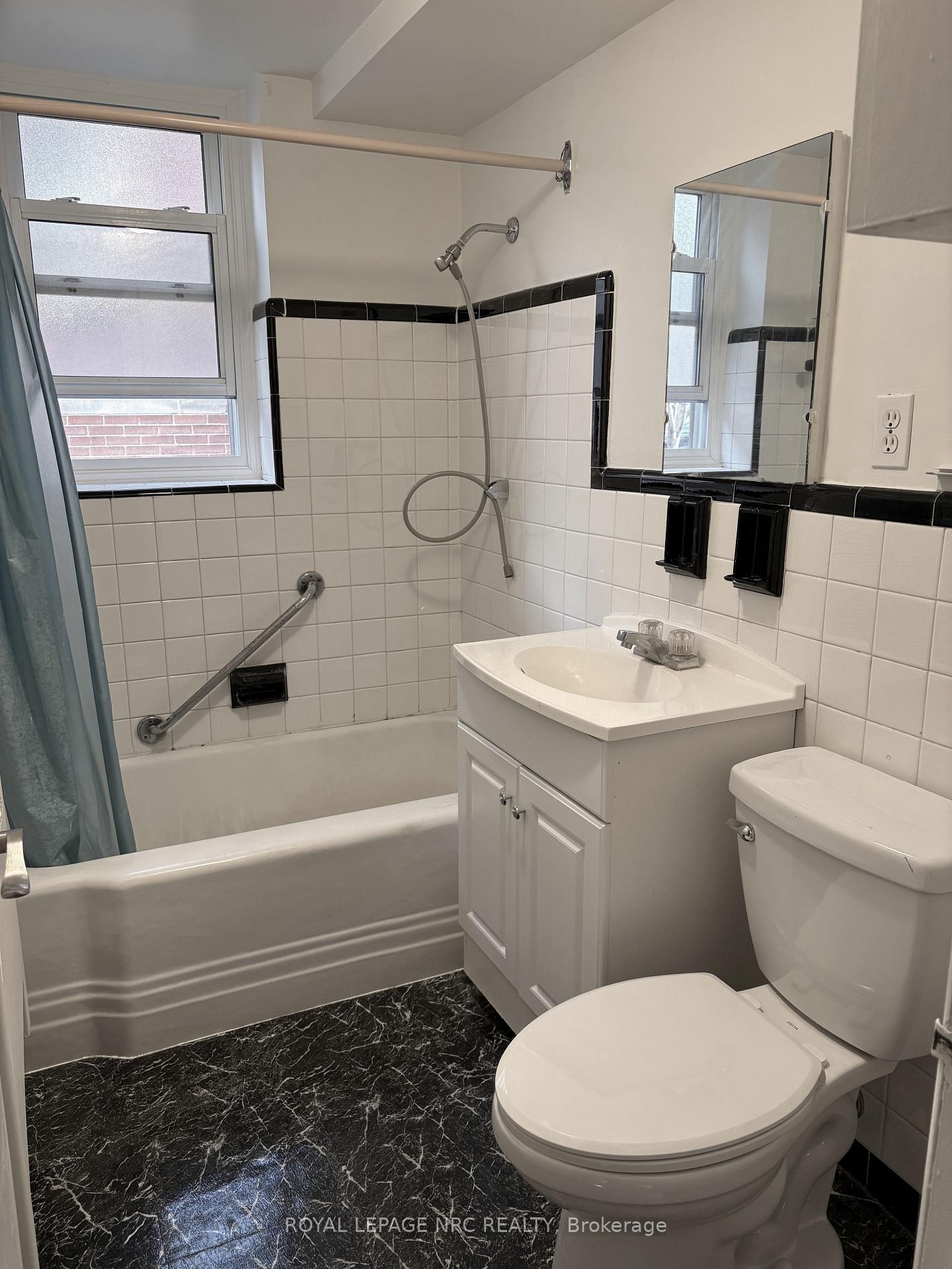 Photo 13 of Unit 2, 227 Macnab Street S, Hamilton, Durand — HOMEH