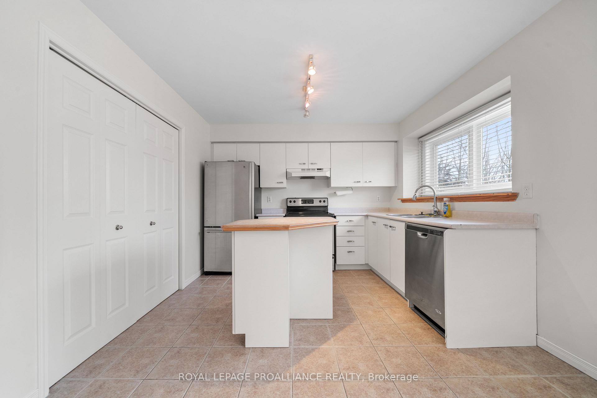 Photo 16 of Unit 5, 9 Progress Avenue, Belleville, Belleville Ward — HOMEH